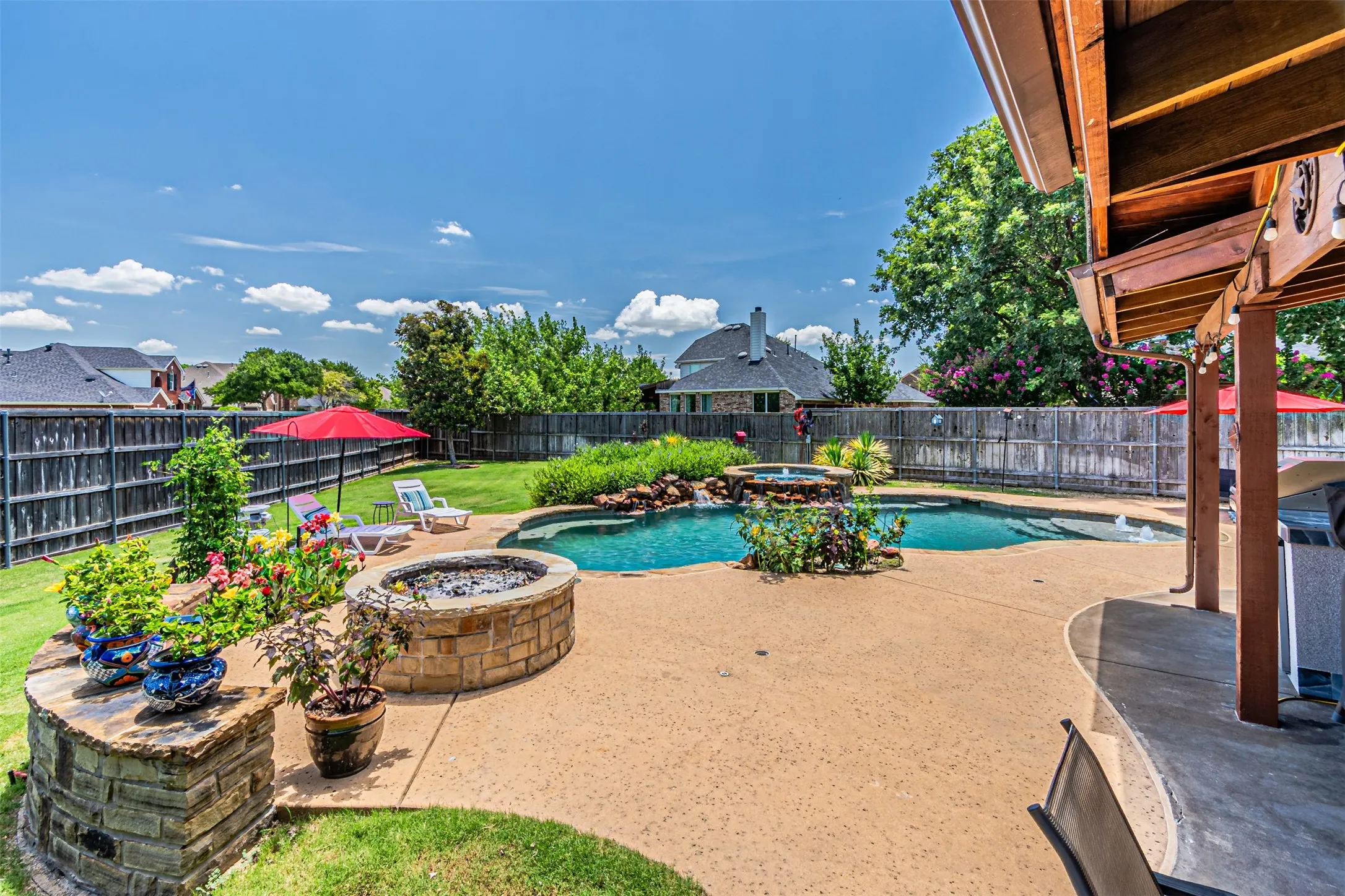 Single Family Residence For Sale in Collin County , 170 Bryan Street, Prosper, Texas 75078, 5 Bedroom, 4 Bathroom, 3 Garage spaces, 3,265 Sqft, built in 2005, mls#21325800, Real Estate Agent in Prosper, Homes For Sale in Collin county, Homes For Sale in Prosper, Realtor in Prosper Texas, Real Estate Brokerage Independent Realty Texas, Luminita Cordes Realtor