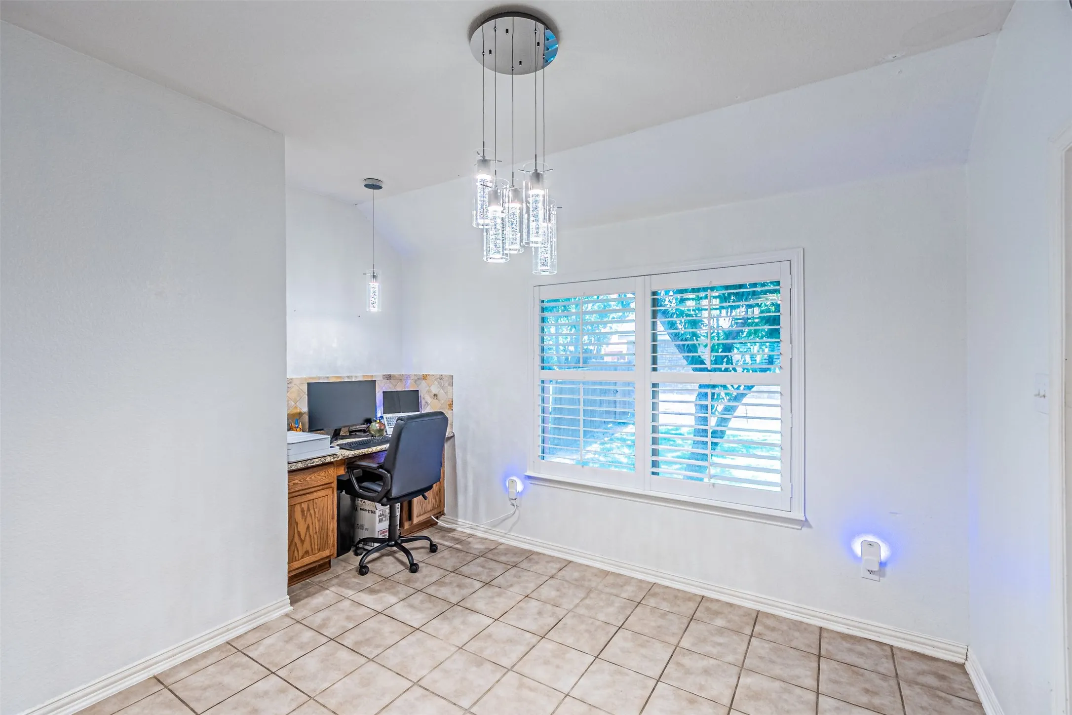 Single Family Residence For Sale in Collin County , 170 Bryan Street, Prosper, Texas 75078, 5 Bedroom, 4 Bathroom, 3 Garage spaces, 3,265 Sqft, built in 2005, mls#21325800, Real Estate Agent in Prosper, Homes For Sale in Collin county, Homes For Sale in Prosper, Realtor in Prosper Texas, Real Estate Brokerage Independent Realty Texas, Luminita Cordes Realtor