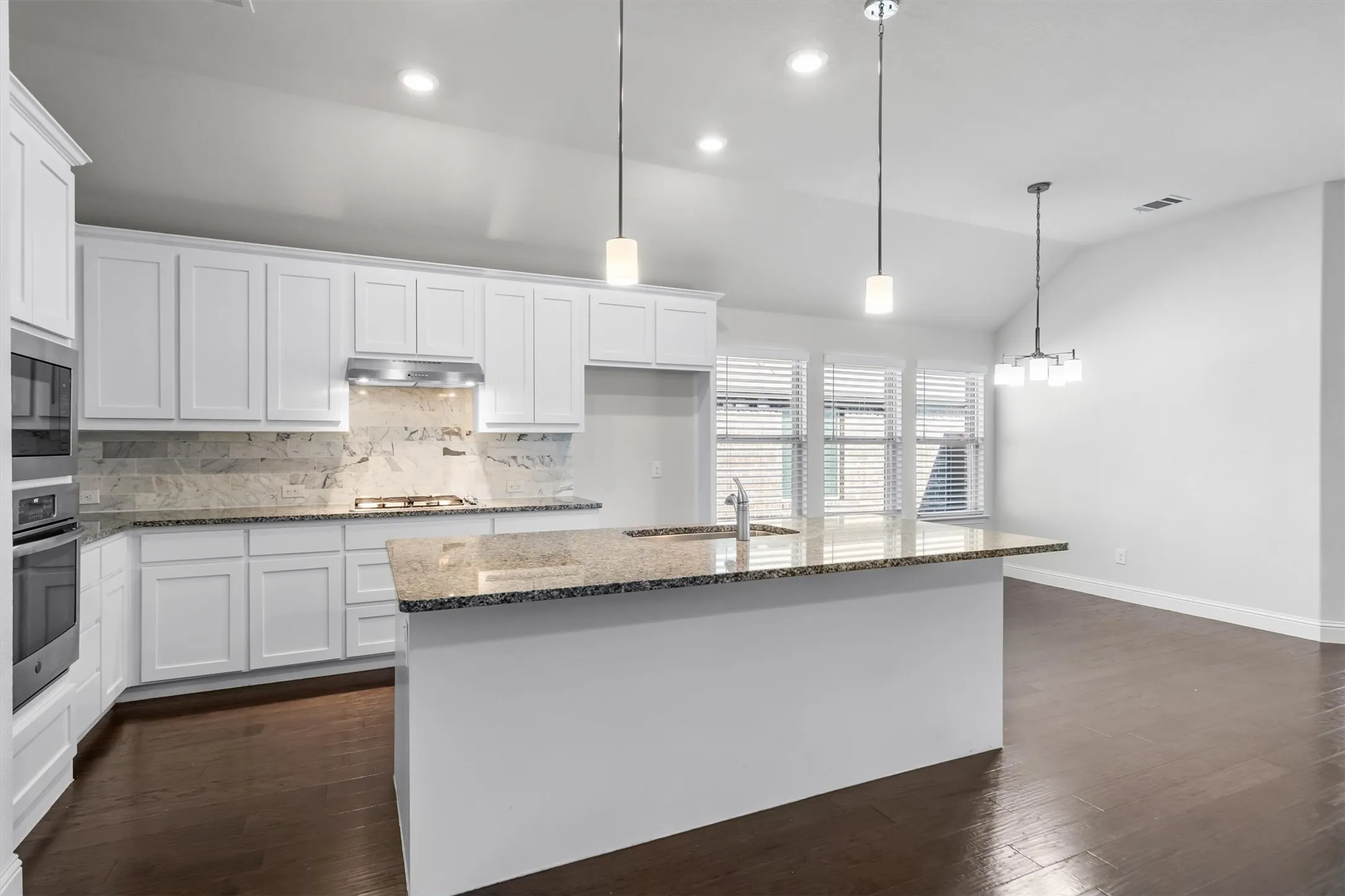 Single Family Residence For Sale in Collin County , 529 Overton Avenue, Celina, Texas 75009, 4 Bedrooms, 3 Bathrooms, 2 Garage spaces, 2,310 Sqft, built in 2019, Price $520,000, mls#21327036, Real Estate Agent in Celina, Homes For Sale in Collin county, Homes For Sale in Celina, Realtor in Celina Texas, Real Estate Brokerage Independent Realty Texas, Luminita Cordes Realtor