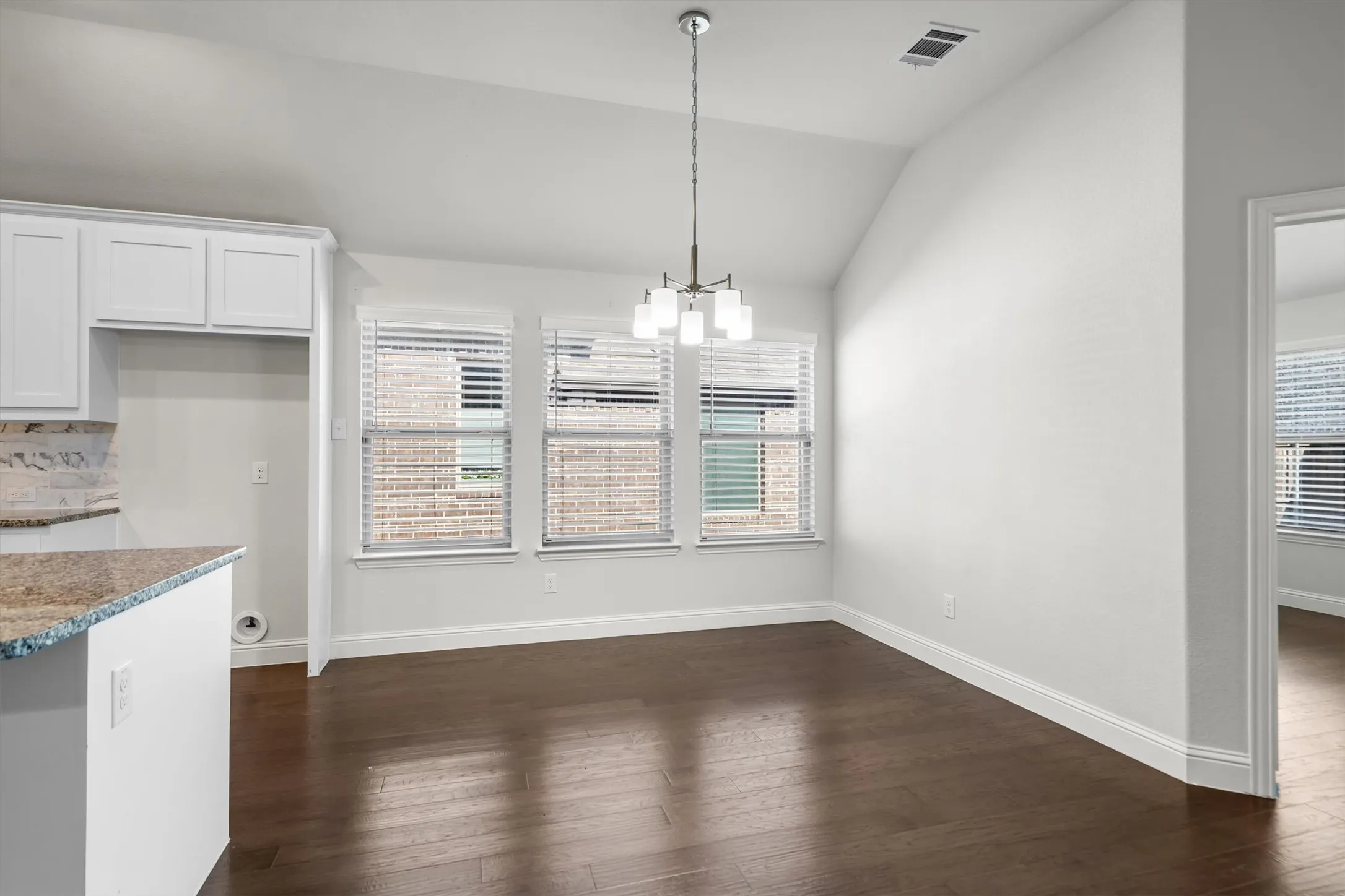 Single Family Residence For Sale in Collin County , 529 Overton Avenue, Celina, Texas 75009, 4 Bedrooms, 3 Bathrooms, 2 Garage spaces, 2,310 Sqft, built in 2019, Price $520,000, mls#21327036, Real Estate Agent in Celina, Homes For Sale in Collin county, Homes For Sale in Celina, Realtor in Celina Texas, Real Estate Brokerage Independent Realty Texas, Luminita Cordes Realtor