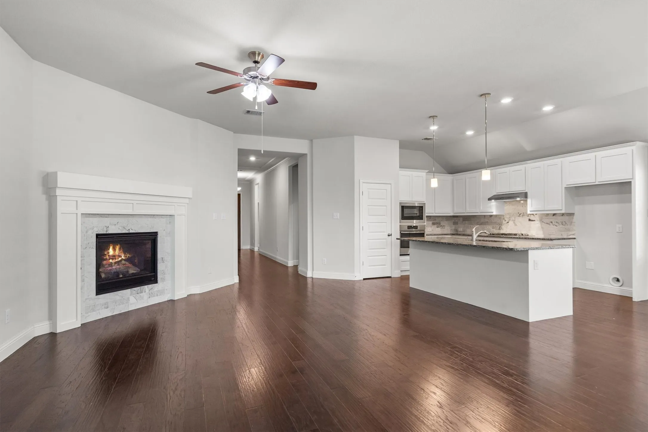 Single Family Residence For Sale in Collin County , 529 Overton Avenue, Celina, Texas 75009, 4 Bedrooms, 3 Bathrooms, 2 Garage spaces, 2,310 Sqft, built in 2019, Price $520,000, mls#21327036, Real Estate Agent in Celina, Homes For Sale in Collin county, Homes For Sale in Celina, Realtor in Celina Texas, Real Estate Brokerage Independent Realty Texas, Luminita Cordes Realtor