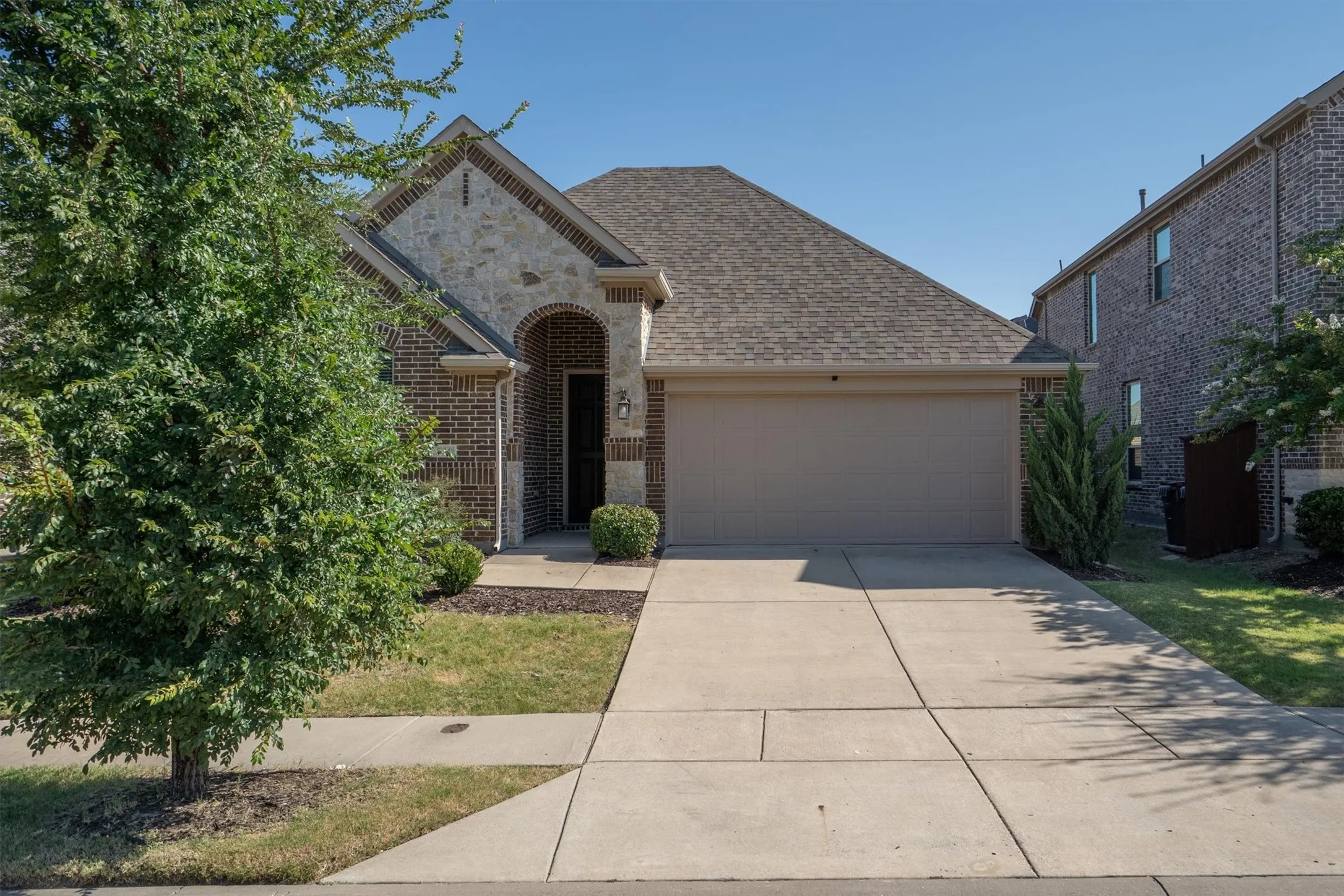 Single Family Residence For Sale in Collin County , 529 Overton Avenue, Celina, Texas 75009, 4 Bedrooms, 3 Bathrooms, 2 Garage spaces, 2,310 Sqft, built in 2019, Price $520,000, mls#21327036, Real Estate Agent in Celina, Homes For Sale in Collin county, Homes For Sale in Celina, Realtor in Celina Texas, Real Estate Brokerage Independent Realty Texas, Luminita Cordes Realtor