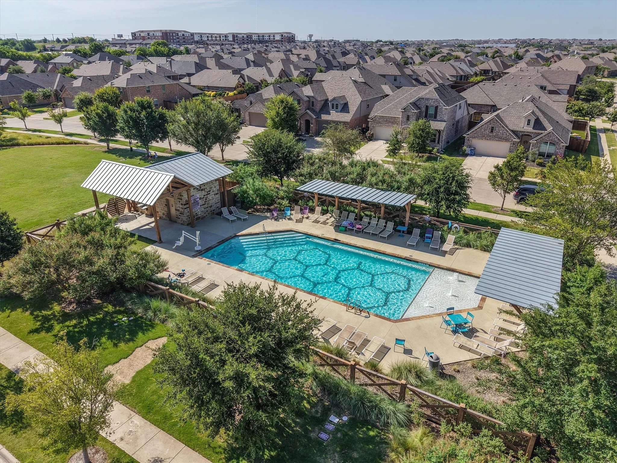Single Family Residence For Sale in Collin County , 529 Overton Avenue, Celina, Texas 75009, 4 Bedrooms, 3 Bathrooms, 2 Garage spaces, 2,310 Sqft, built in 2019, Price $520,000, mls#21327036, Real Estate Agent in Celina, Homes For Sale in Collin county, Homes For Sale in Celina, Realtor in Celina Texas, Real Estate Brokerage Independent Realty Texas, Luminita Cordes Realtor