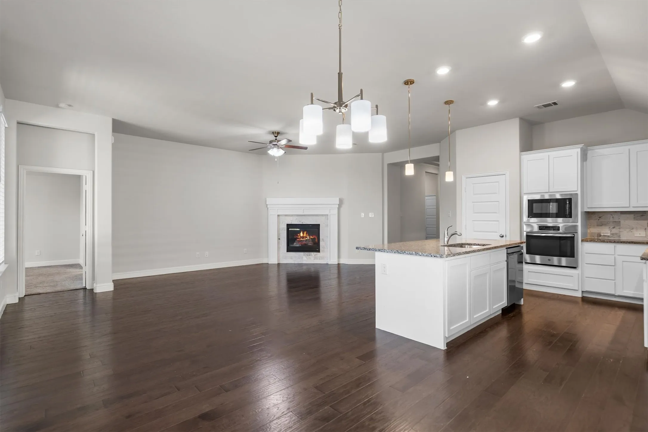 Single Family Residence For Sale in Collin County , 529 Overton Avenue, Celina, Texas 75009, 4 Bedrooms, 3 Bathrooms, 2 Garage spaces, 2,310 Sqft, built in 2019, Price $520,000, mls#21327036, Real Estate Agent in Celina, Homes For Sale in Collin county, Homes For Sale in Celina, Realtor in Celina Texas, Real Estate Brokerage Independent Realty Texas, Luminita Cordes Realtor