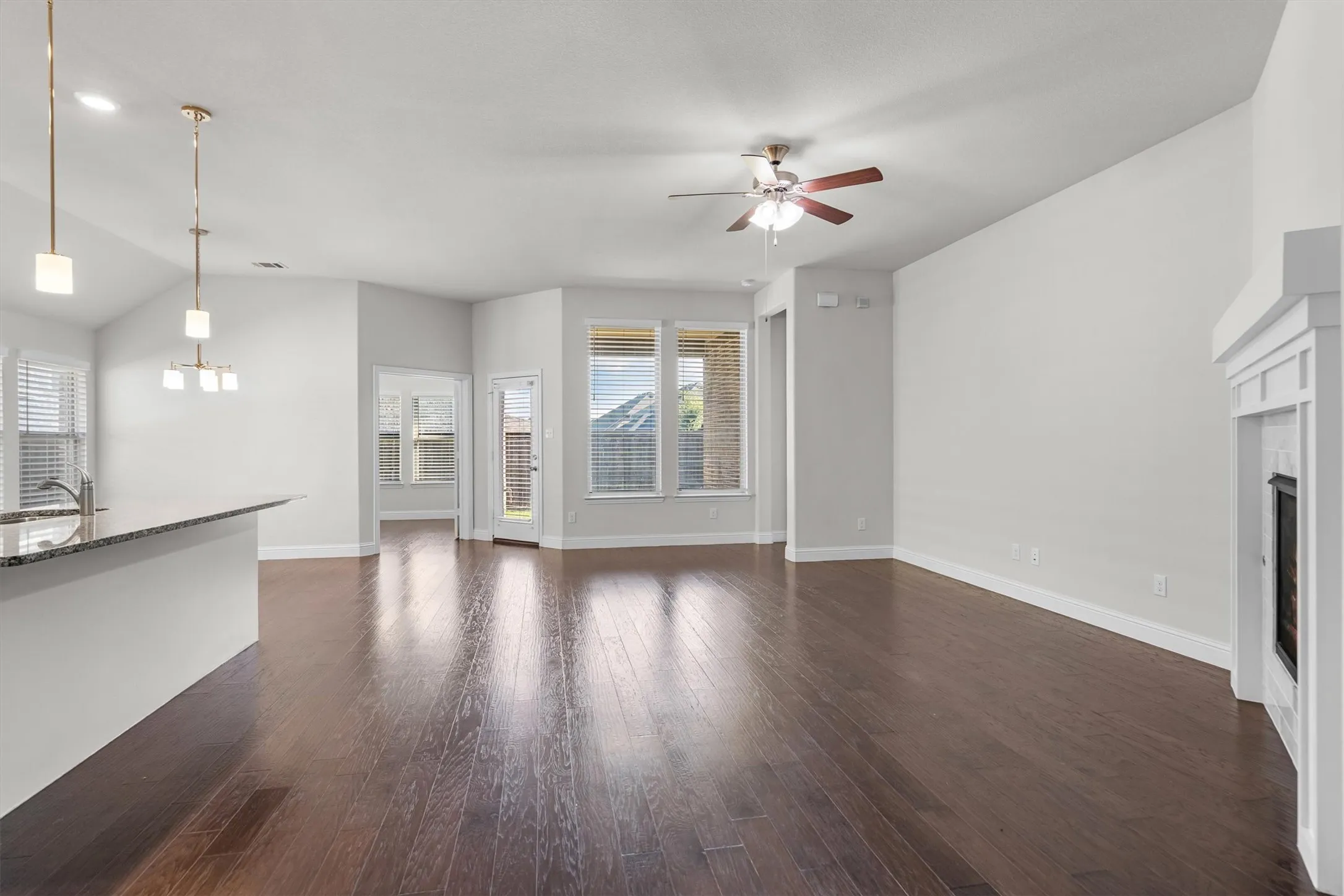 Single Family Residence For Sale in Collin County , 529 Overton Avenue, Celina, Texas 75009, 4 Bedrooms, 3 Bathrooms, 2 Garage spaces, 2,310 Sqft, built in 2019, Price $520,000, mls#21327036, Real Estate Agent in Celina, Homes For Sale in Collin county, Homes For Sale in Celina, Realtor in Celina Texas, Real Estate Brokerage Independent Realty Texas, Luminita Cordes Realtor