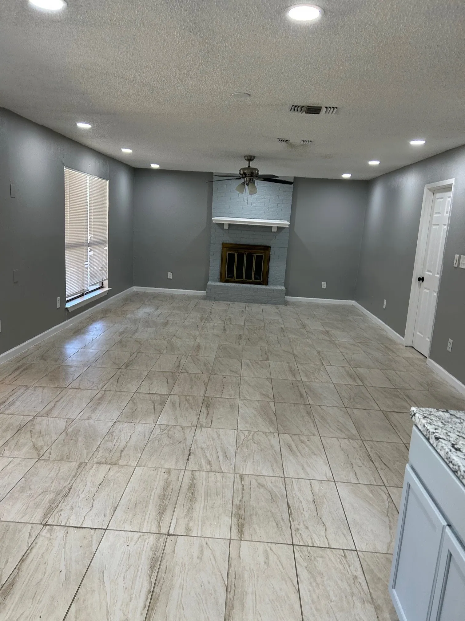 Single Family Residence For Rent in Dallas County , 2319 Abbington Lane, Grand Prairie, Texas 75052, 2 Bedroom, 3 Bathroom, 2 Garage spaces, 2,330 Sqft, built in 1985, mls#21327124, Real Estate Agent in Grand Prairie, Homes For Rent in Dallas county, Homes For Rent in Grand Prairie, Realtor in Grand Prairie Texas, Real Estate Brokerage Independent Realty Texas, Luminita Cordes Realtor