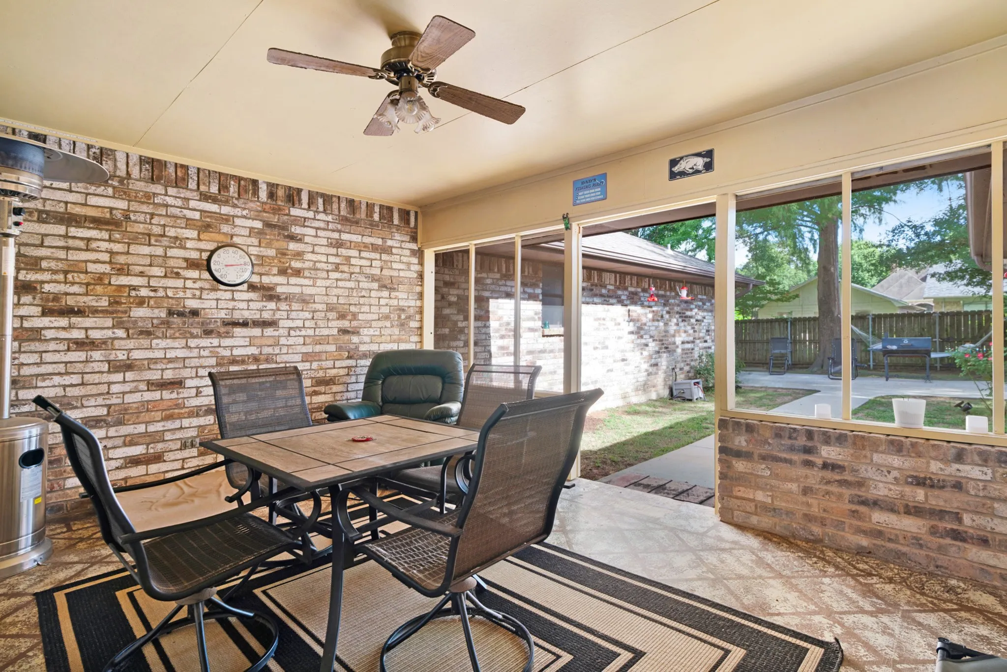 Single Family Residence For Sale in Lamar County , 4030 Shannon Drive, Paris, Texas 75462, 3 Bedrooms, 3 Bathrooms, 2 Garage spaces, 2,834 Sqft, built in 1979, Price $382,500, mls#21324317, Real Estate Agent in Paris, Homes For Sale in Lamar county, Homes For Sale in Paris, Realtor in Paris Texas, Real Estate Brokerage Independent Realty Texas, Luminita Cordes Realtor