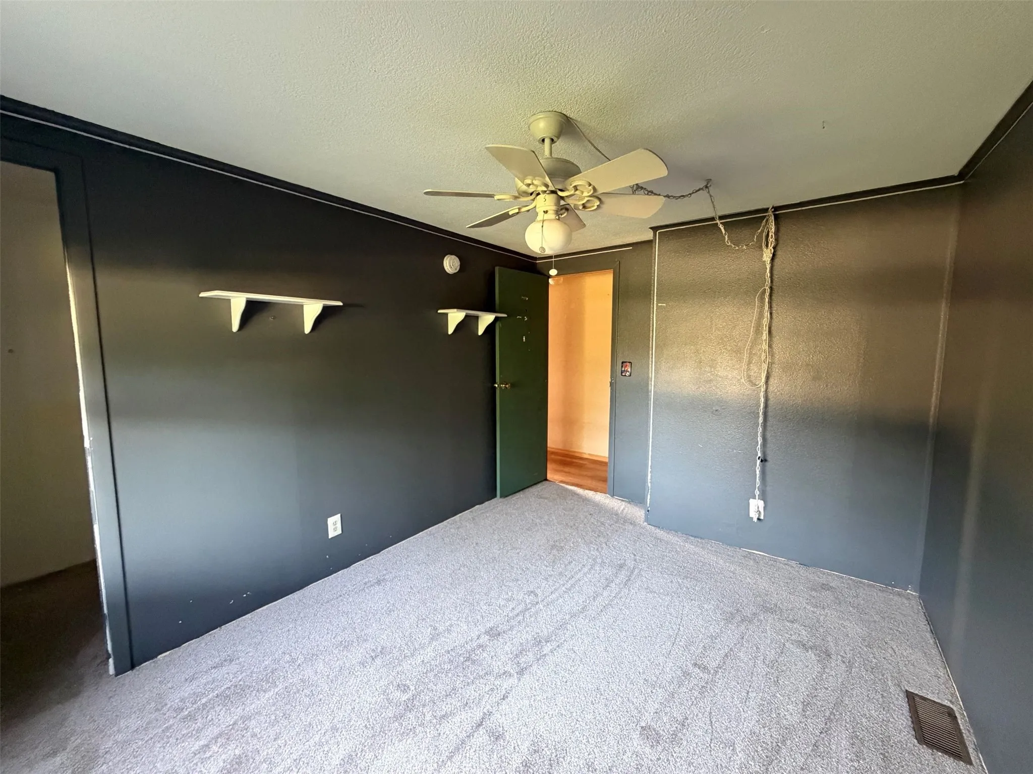 Mobile Home For Sale in Hood County , 310 Taurus Road, Granbury, Texas 76049, 3 Bedroom, 2 Bathroom, Garage spaces, 1,680 Sqft, built in 1985, Price $160,000, mls#21322848, Real Estate Agent in Granbury, Homes For Sale in Hood county, Homes For Sale in Granbury, Realtor in Granbury Texas, Real Estate Brokerage Independent Realty Texas, Luminita Cordes Realtor