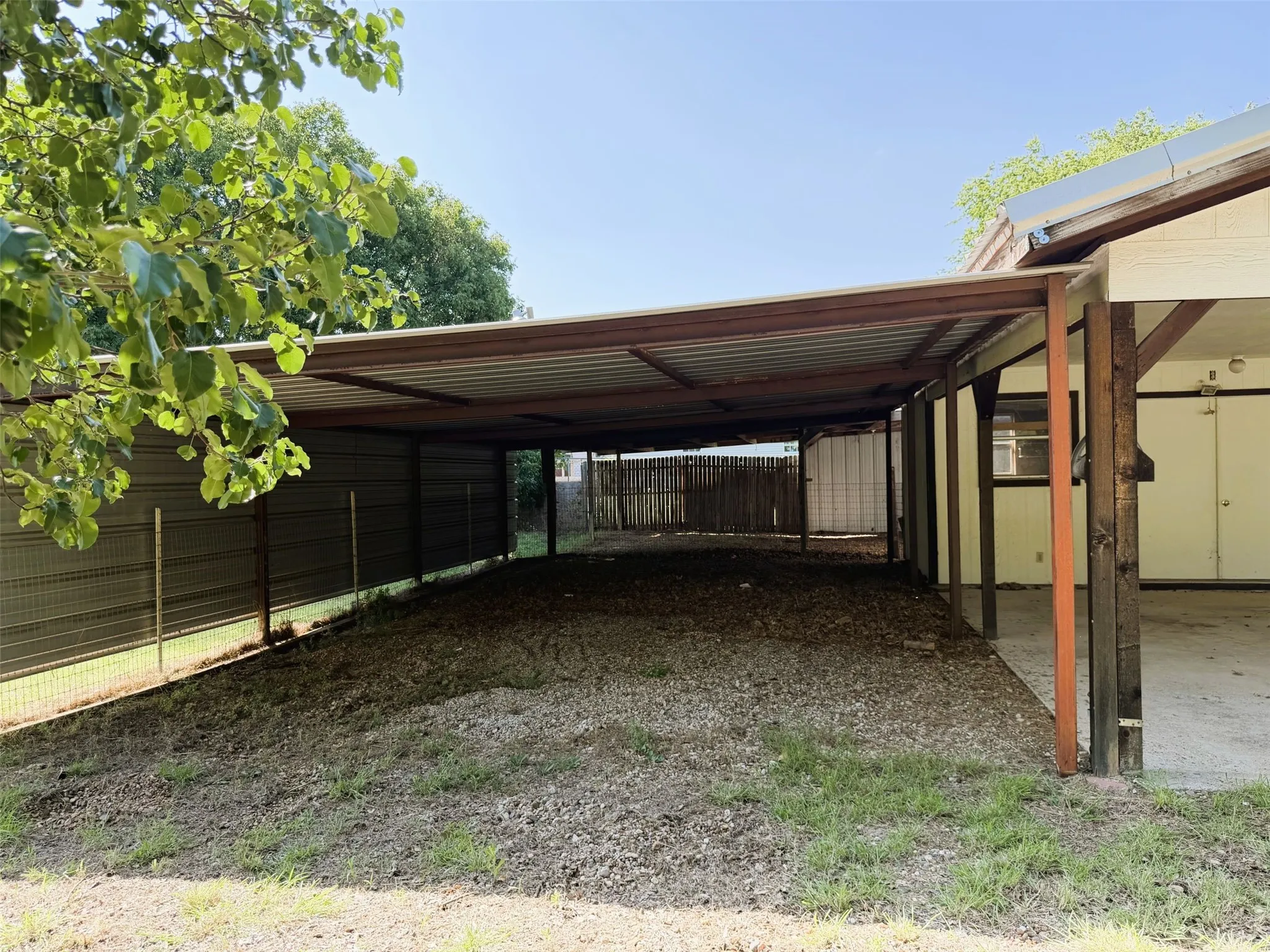Mobile Home For Sale in Hood County , 310 Taurus Road, Granbury, Texas 76049, 3 Bedroom, 2 Bathroom, Garage spaces, 1,680 Sqft, built in 1985, Price $160,000, mls#21322848, Real Estate Agent in Granbury, Homes For Sale in Hood county, Homes For Sale in Granbury, Realtor in Granbury Texas, Real Estate Brokerage Independent Realty Texas, Luminita Cordes Realtor