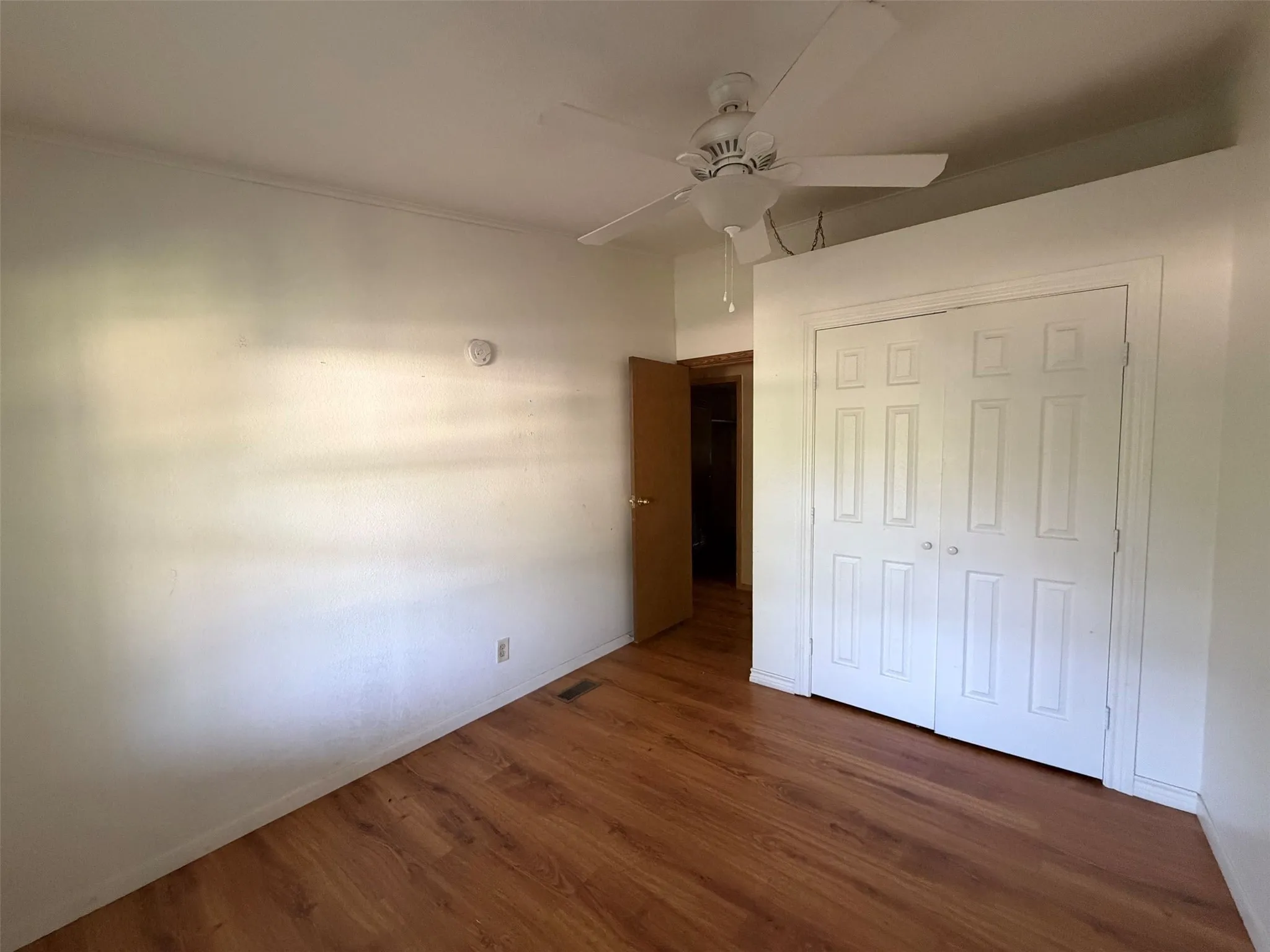 Mobile Home For Sale in Hood County , 310 Taurus Road, Granbury, Texas 76049, 3 Bedroom, 2 Bathroom, Garage spaces, 1,680 Sqft, built in 1985, Price $160,000, mls#21322848, Real Estate Agent in Granbury, Homes For Sale in Hood county, Homes For Sale in Granbury, Realtor in Granbury Texas, Real Estate Brokerage Independent Realty Texas, Luminita Cordes Realtor