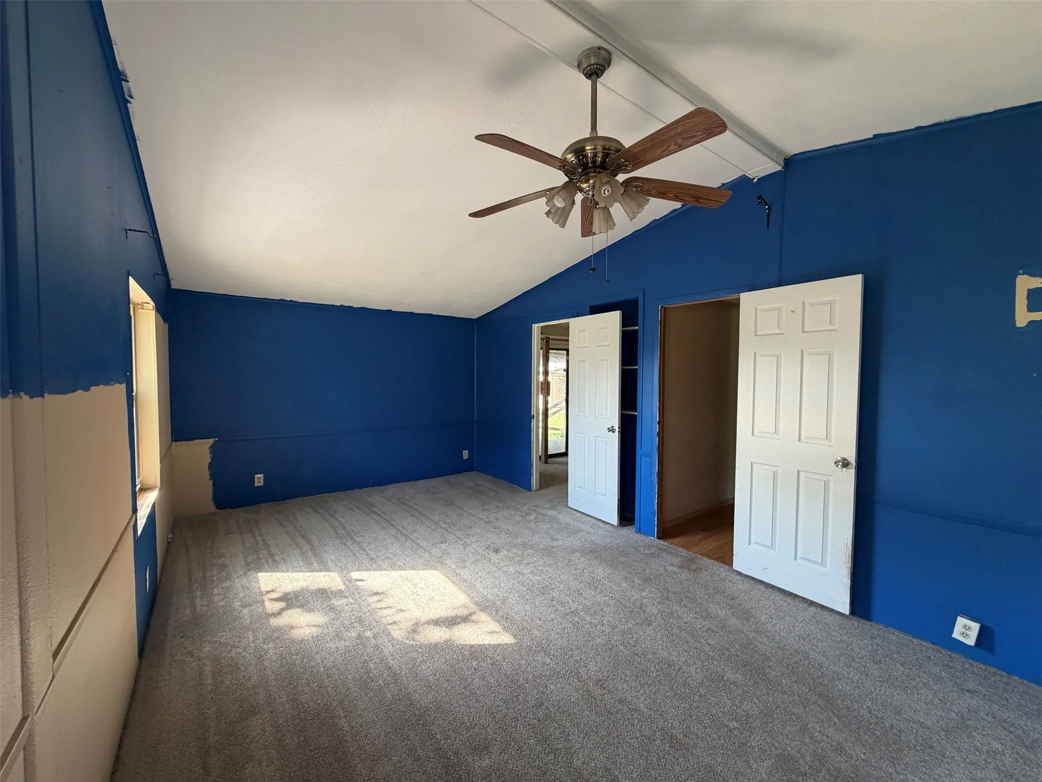 Mobile Home For Sale in Hood County , 310 Taurus Road, Granbury, Texas 76049, 3 Bedroom, 2 Bathroom, Garage spaces, 1,680 Sqft, built in 1985, Price $160,000, mls#21322848, Real Estate Agent in Granbury, Homes For Sale in Hood county, Homes For Sale in Granbury, Realtor in Granbury Texas, Real Estate Brokerage Independent Realty Texas, Luminita Cordes Realtor