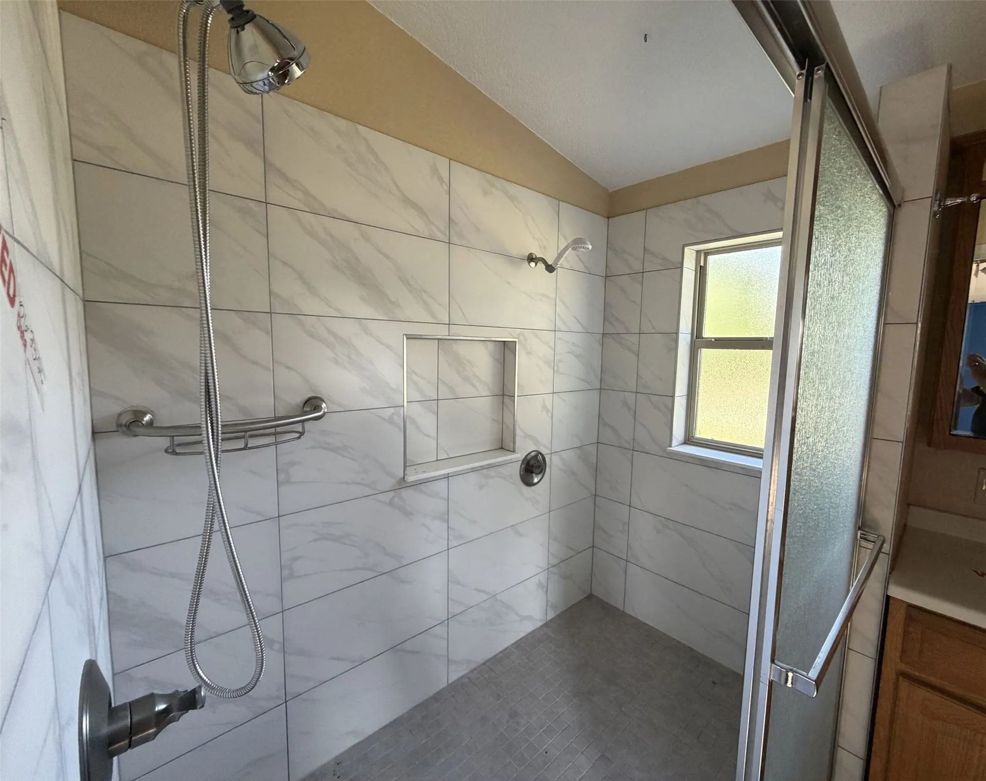 Mobile Home For Sale in Hood County , 310 Taurus Road, Granbury, Texas 76049, 3 Bedroom, 2 Bathroom, Garage spaces, 1,680 Sqft, built in 1985, Price $160,000, mls#21322848, Real Estate Agent in Granbury, Homes For Sale in Hood county, Homes For Sale in Granbury, Realtor in Granbury Texas, Real Estate Brokerage Independent Realty Texas, Luminita Cordes Realtor