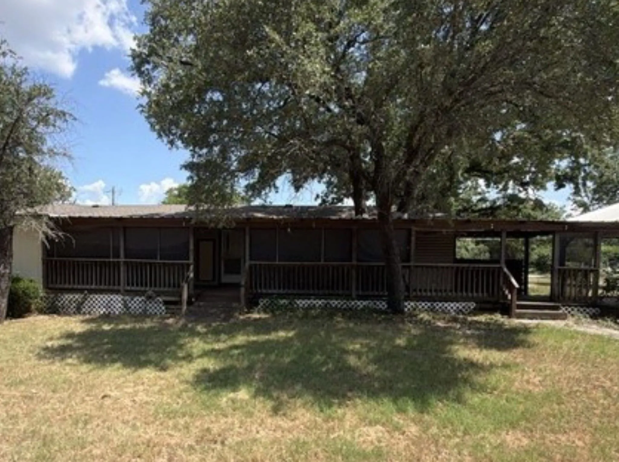 Mobile Home For Sale in Hood County , 310 Taurus Road, Granbury, Texas 76049, 3 Bedroom, 2 Bathroom, Garage spaces, 1,680 Sqft, built in 1985, Price $160,000, mls#21322848, Real Estate Agent in Granbury, Homes For Sale in Hood county, Homes For Sale in Granbury, Realtor in Granbury Texas, Real Estate Brokerage Independent Realty Texas, Luminita Cordes Realtor