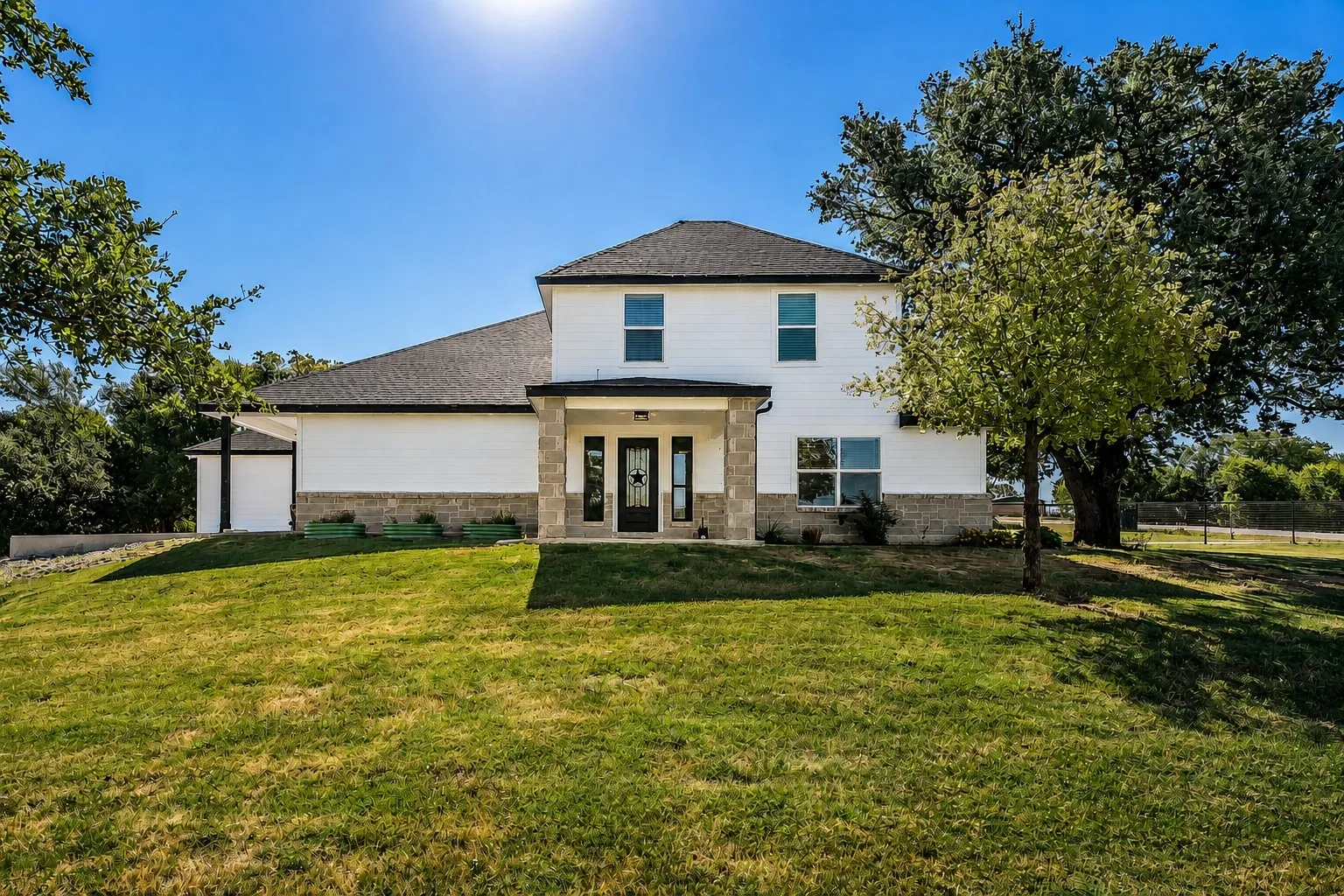 Single Family Residence For Sale in Wise County , 117 Rock Salt Drive, Springtown, Texas 76082, 4 Bedrooms, 3 Bathrooms, 2 Garage spaces, 3,520 Sqft, built in 2021, Price $559,999, mls#21324298, Real Estate Agent in Springtown, Homes For Sale in Wise county, Homes For Sale in Springtown, Realtor in Springtown Texas, Real Estate Brokerage Independent Realty Texas, Luminita Cordes Realtor