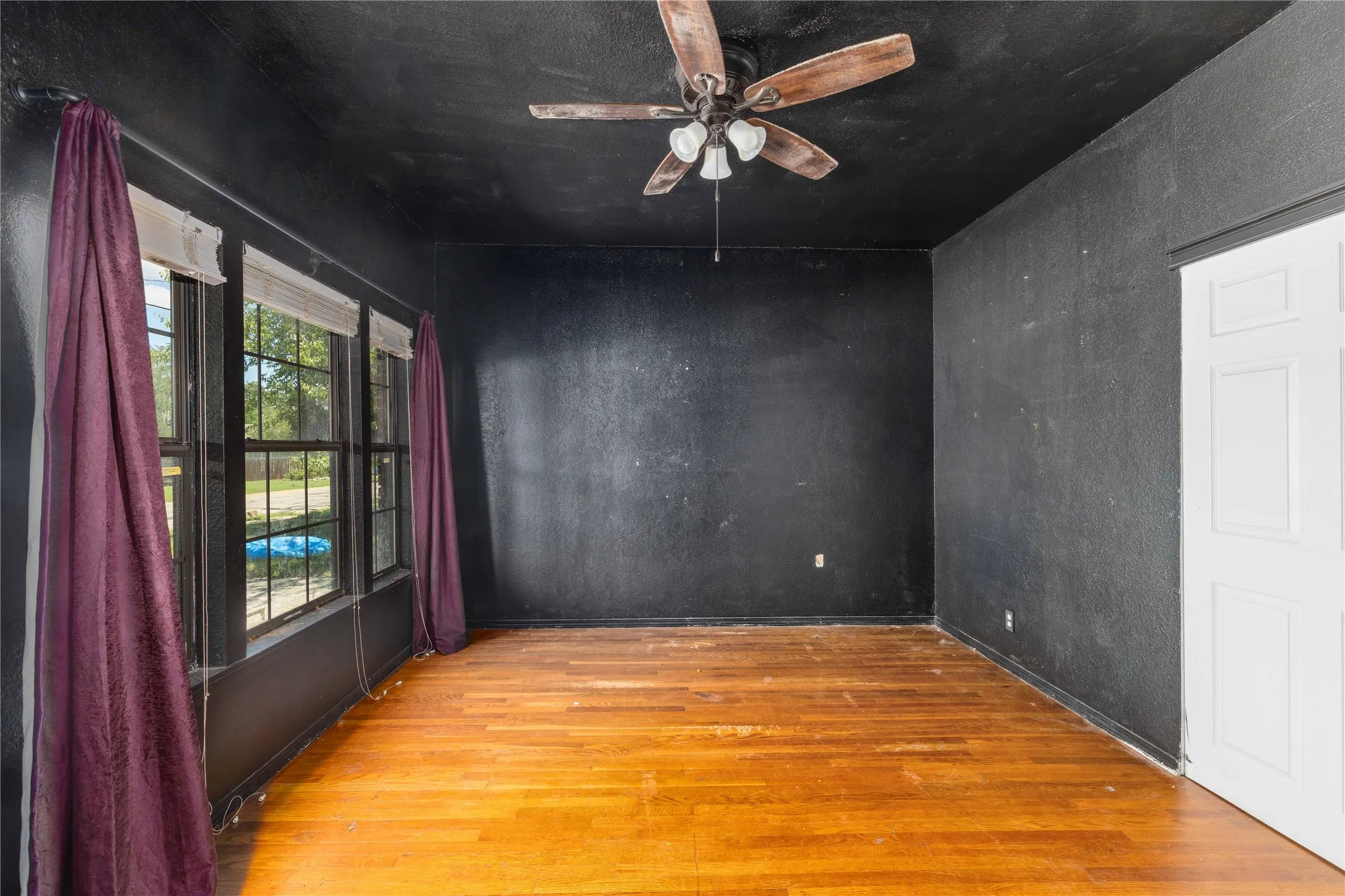 Single Family Residence For Sale in Brown County , 1601 9th Street, Brownwood, Texas 76801, 3 Bedroom, 2 Bathroom, Garage spaces, 1,720 Sqft, built in 0, mls#21326301, Real Estate Agent in Brownwood, Homes For Sale in Brown county, Homes For Sale in Brownwood, Realtor in Brownwood Texas, Real Estate Brokerage Independent Realty Texas, Luminita Cordes Realtor