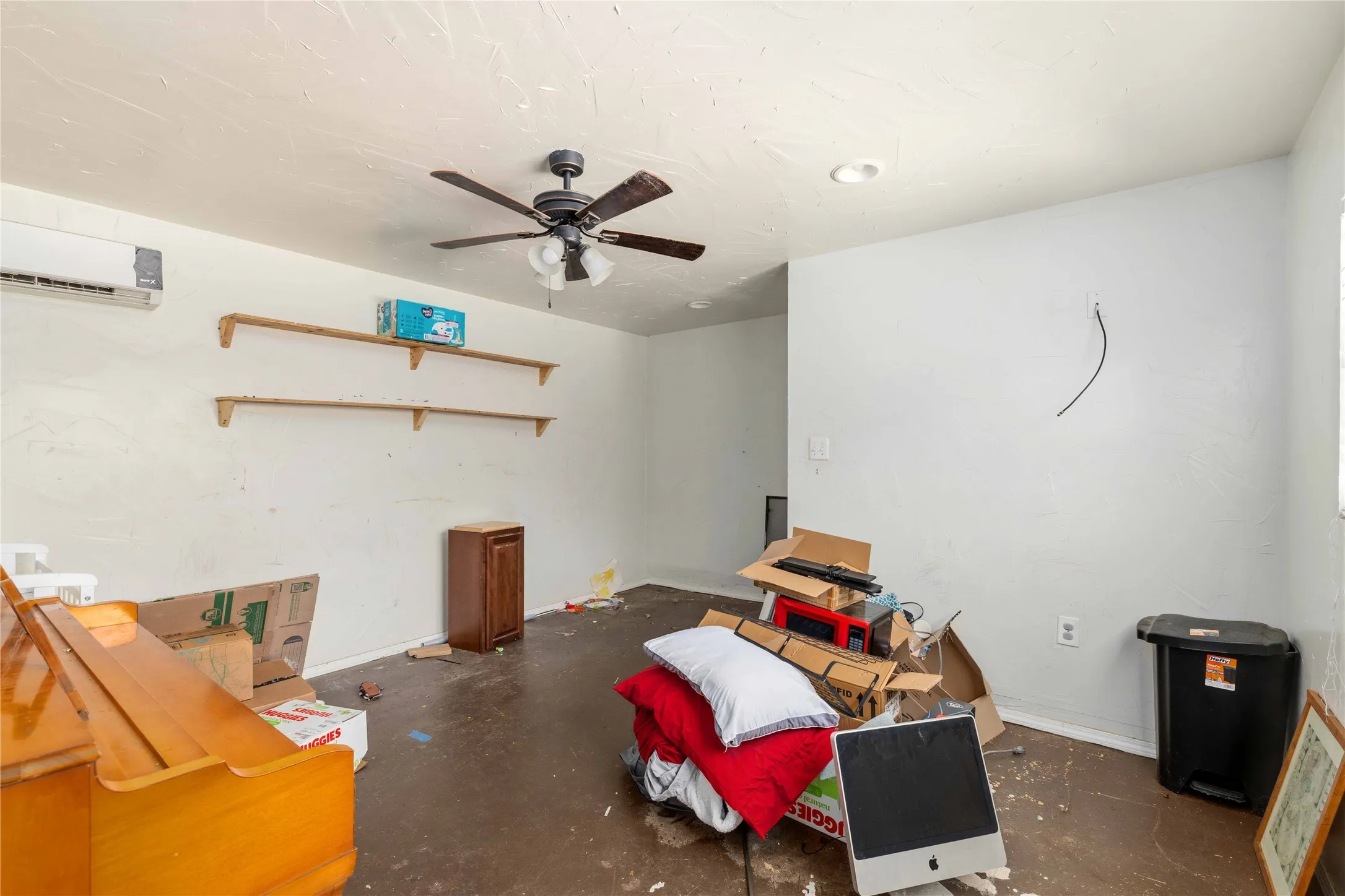 Single Family Residence For Sale in Brown County , 1601 9th Street, Brownwood, Texas 76801, 3 Bedroom, 2 Bathroom, Garage spaces, 1,720 Sqft, built in 0, mls#21326301, Real Estate Agent in Brownwood, Homes For Sale in Brown county, Homes For Sale in Brownwood, Realtor in Brownwood Texas, Real Estate Brokerage Independent Realty Texas, Luminita Cordes Realtor