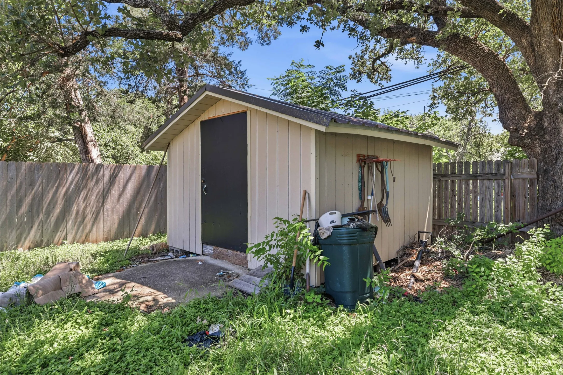Single Family Residence For Sale in Brown County , 1601 9th Street, Brownwood, Texas 76801, 3 Bedroom, 2 Bathroom, Garage spaces, 1,720 Sqft, built in 0, mls#21326301, Real Estate Agent in Brownwood, Homes For Sale in Brown county, Homes For Sale in Brownwood, Realtor in Brownwood Texas, Real Estate Brokerage Independent Realty Texas, Luminita Cordes Realtor