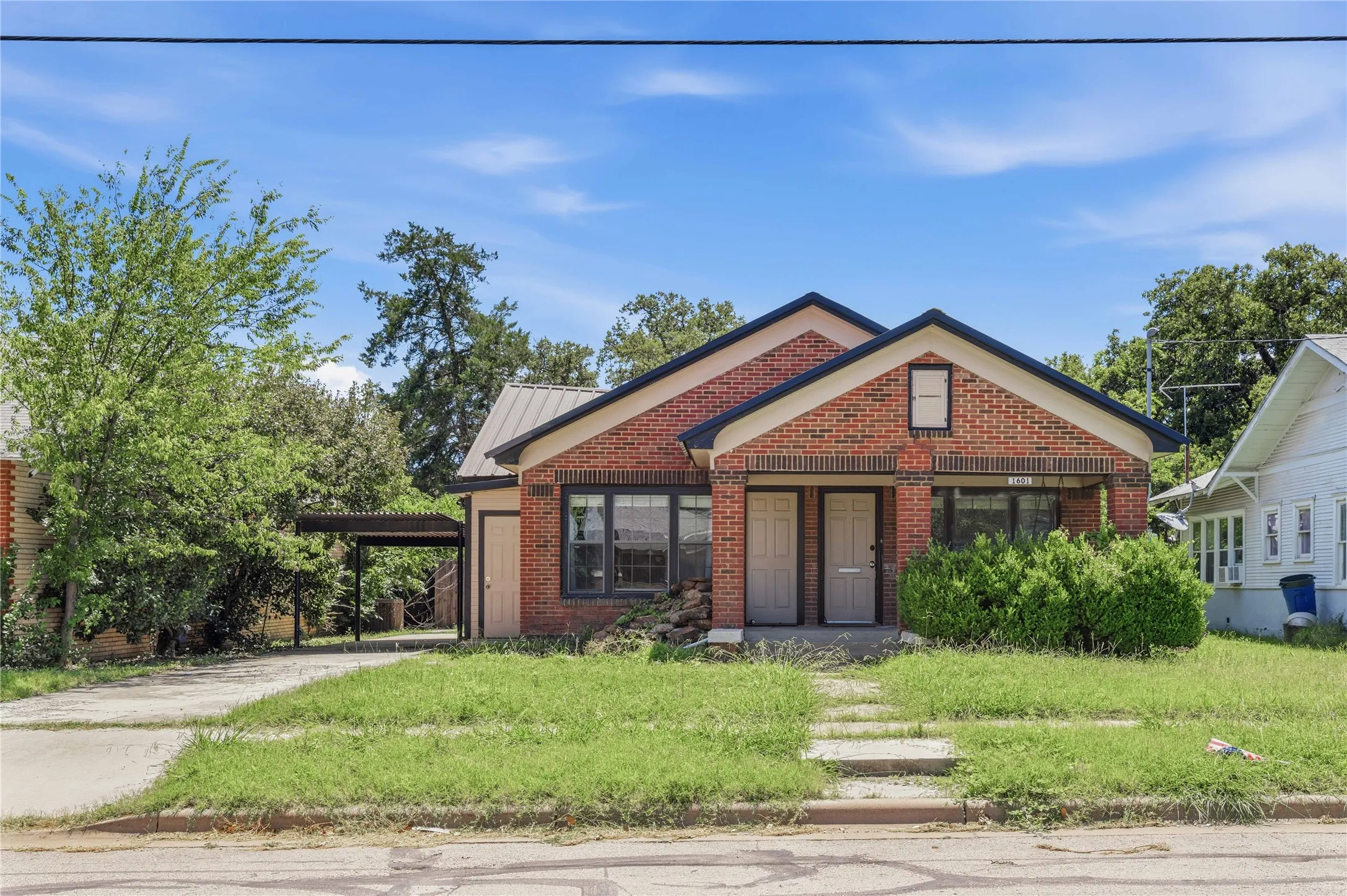 Single Family Residence For Sale in Brown County , 1601 9th Street, Brownwood, Texas 76801, 3 Bedroom, 2 Bathroom, Garage spaces, 1,720 Sqft, built in 0, mls#21326301, Real Estate Agent in Brownwood, Homes For Sale in Brown county, Homes For Sale in Brownwood, Realtor in Brownwood Texas, Real Estate Brokerage Independent Realty Texas, Luminita Cordes Realtor