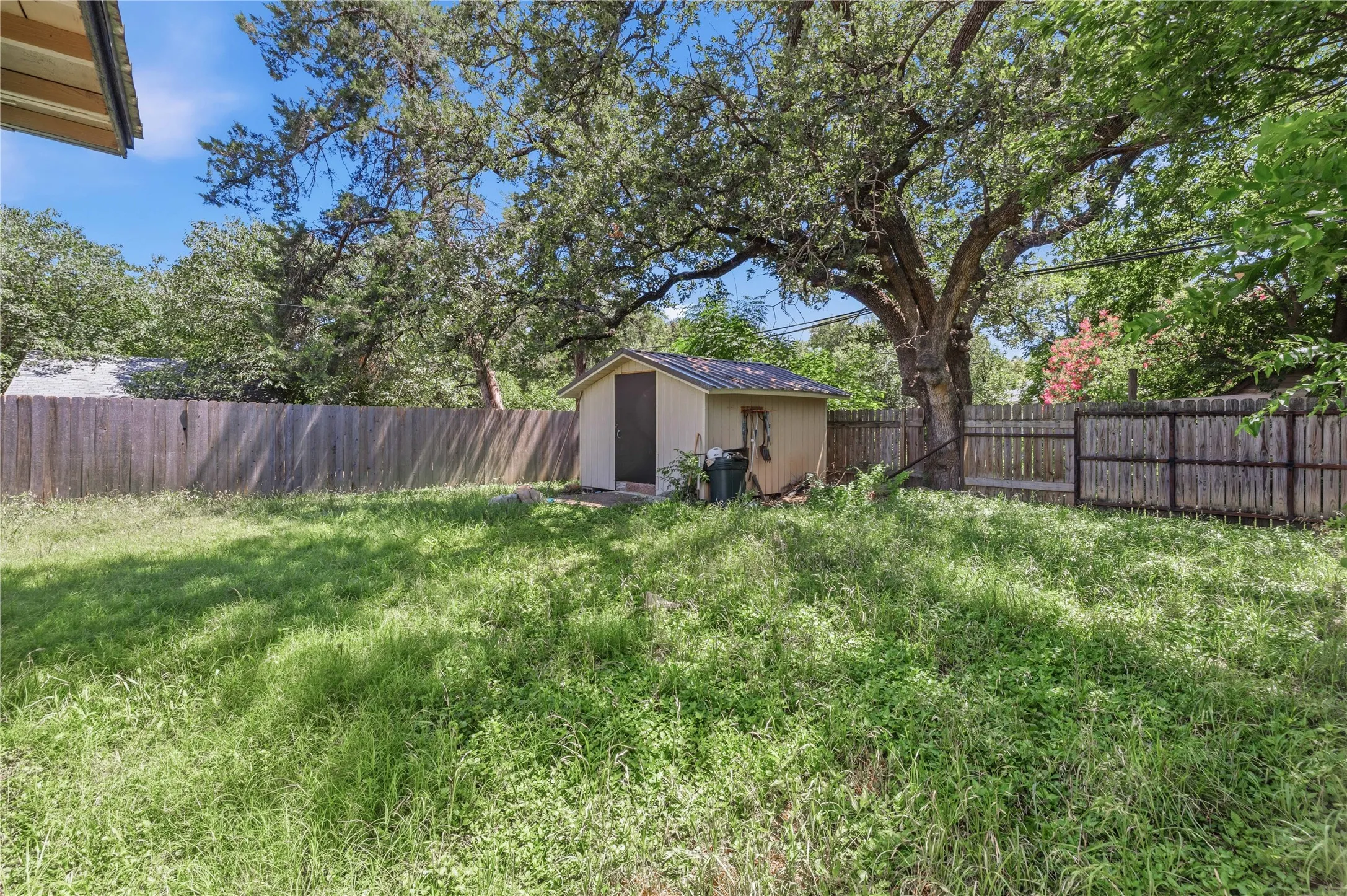 Single Family Residence For Sale in Brown County , 1601 9th Street, Brownwood, Texas 76801, 3 Bedroom, 2 Bathroom, Garage spaces, 1,720 Sqft, built in 0, mls#21326301, Real Estate Agent in Brownwood, Homes For Sale in Brown county, Homes For Sale in Brownwood, Realtor in Brownwood Texas, Real Estate Brokerage Independent Realty Texas, Luminita Cordes Realtor