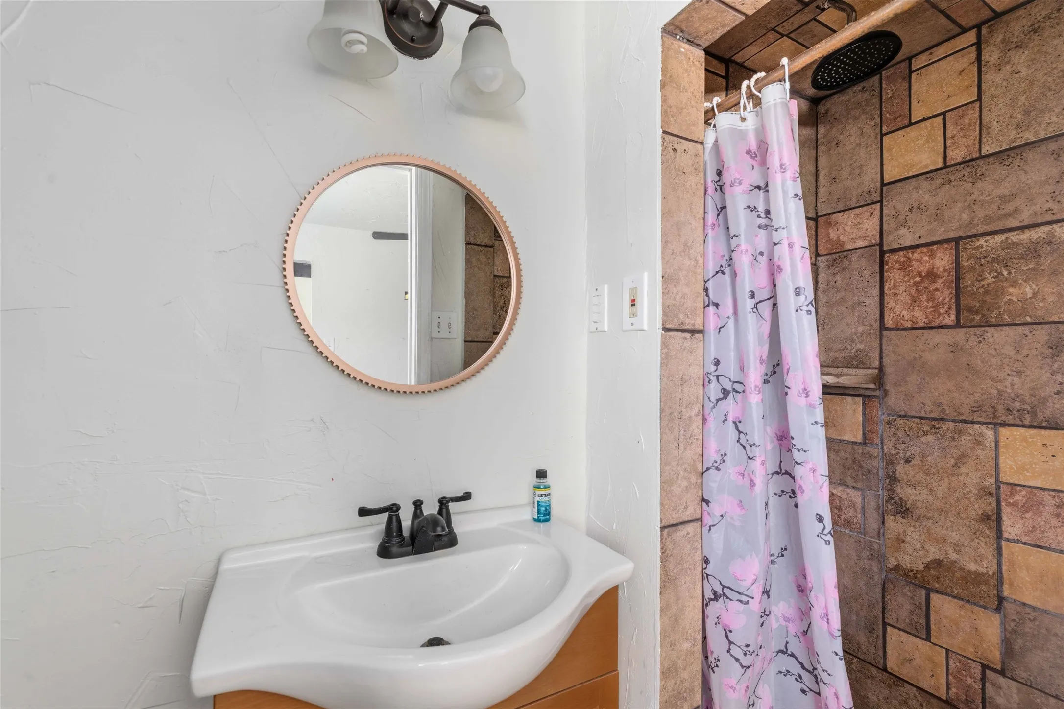 Single Family Residence For Sale in Brown County , 1601 9th Street, Brownwood, Texas 76801, 3 Bedroom, 2 Bathroom, Garage spaces, 1,720 Sqft, built in 0, mls#21326301, Real Estate Agent in Brownwood, Homes For Sale in Brown county, Homes For Sale in Brownwood, Realtor in Brownwood Texas, Real Estate Brokerage Independent Realty Texas, Luminita Cordes Realtor