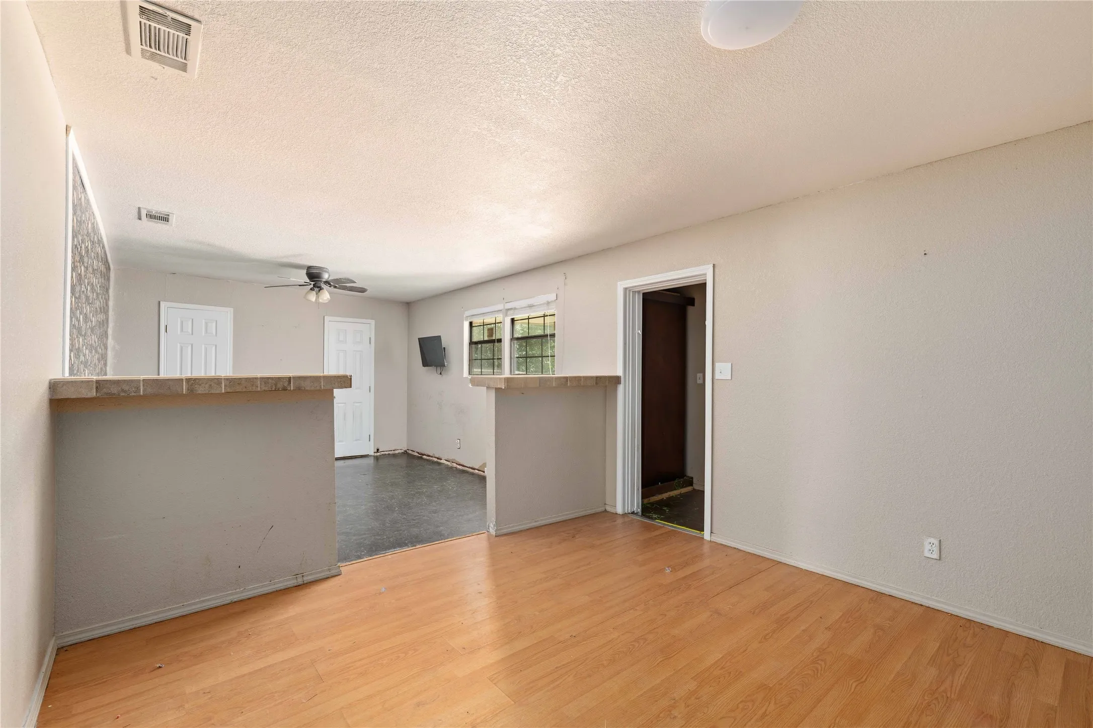 Single Family Residence For Sale in Brown County , 1601 9th Street, Brownwood, Texas 76801, 3 Bedroom, 2 Bathroom, Garage spaces, 1,720 Sqft, built in 0, mls#21326301, Real Estate Agent in Brownwood, Homes For Sale in Brown county, Homes For Sale in Brownwood, Realtor in Brownwood Texas, Real Estate Brokerage Independent Realty Texas, Luminita Cordes Realtor