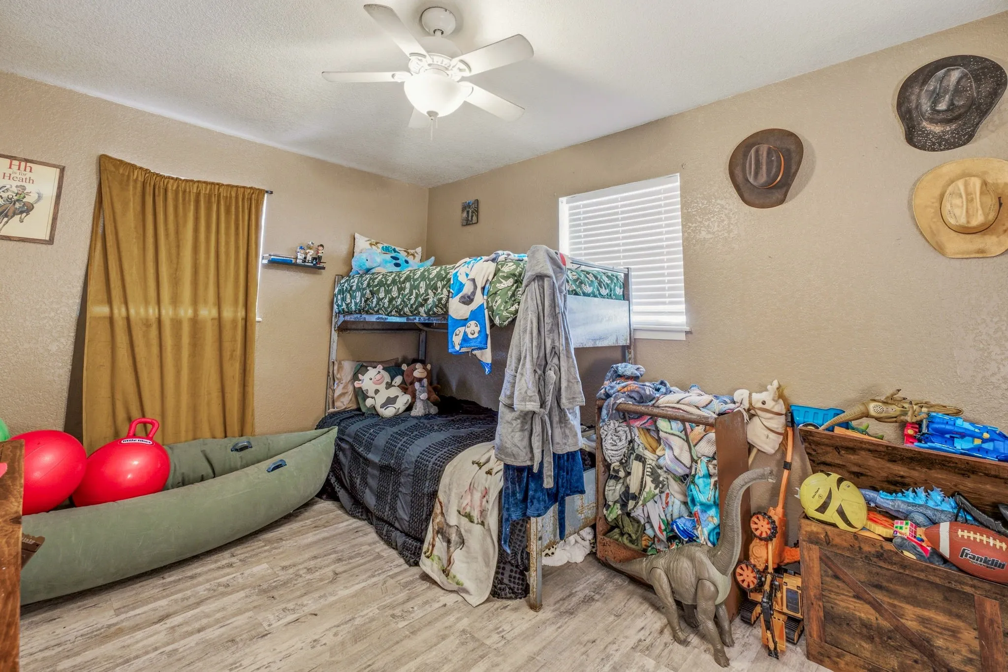 Single Family Residence For Sale in Young County , 352 Seaberry Loop, Graham, Texas 76450, 3 Bedrooms, 2 Bathrooms, Garage spaces, 2,488 Sqft, built in 1980, Price $365,000, mls#21325410, Real Estate Agent in Graham, Homes For Sale in Young county, Homes For Sale in Graham, Realtor in Graham Texas, Real Estate Brokerage Independent Realty Texas, Luminita Cordes Realtor