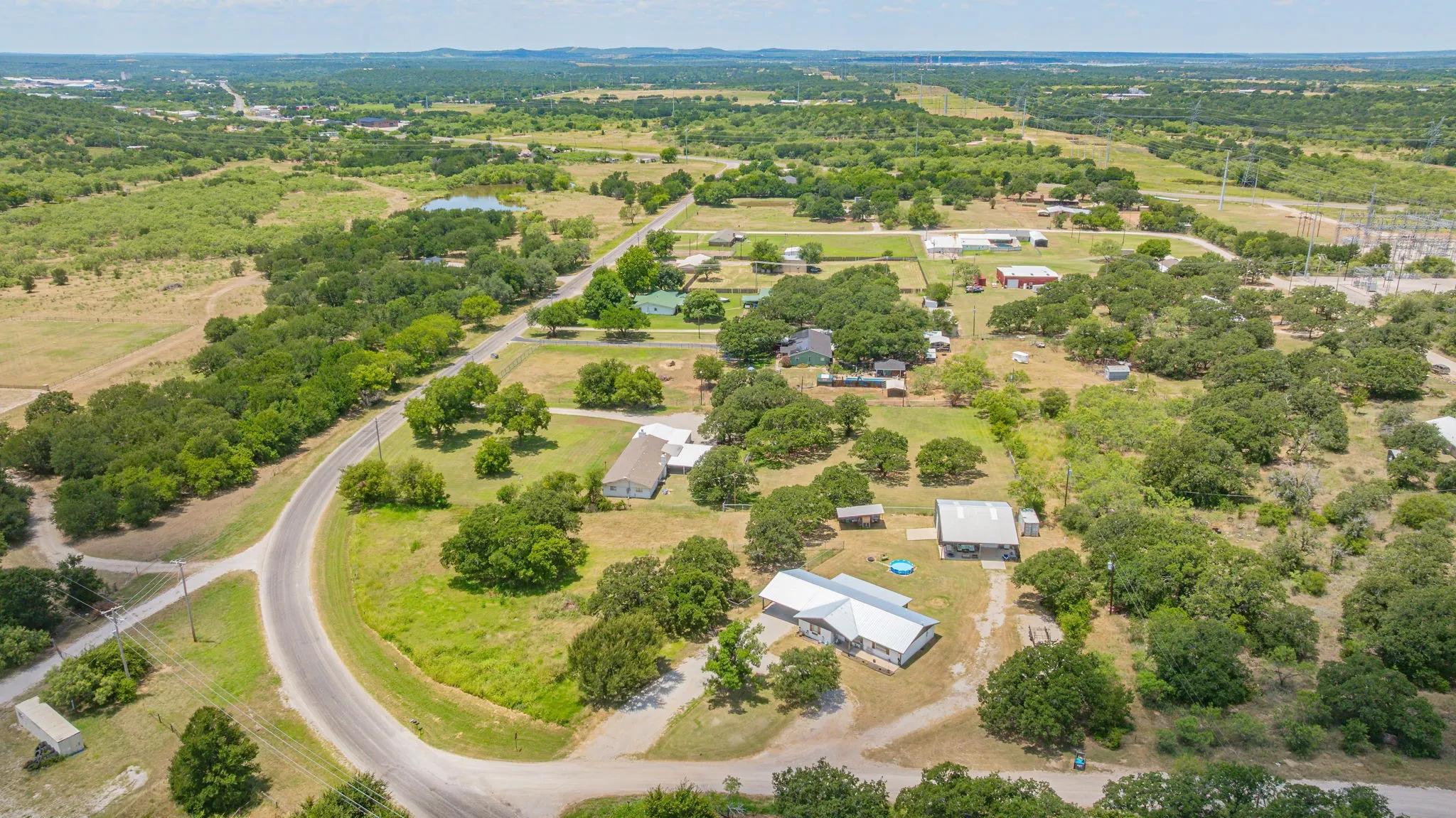 Single Family Residence For Sale in Young County , 352 Seaberry Loop, Graham, Texas 76450, 3 Bedrooms, 2 Bathrooms, Garage spaces, 2,488 Sqft, built in 1980, Price $365,000, mls#21325410, Real Estate Agent in Graham, Homes For Sale in Young county, Homes For Sale in Graham, Realtor in Graham Texas, Real Estate Brokerage Independent Realty Texas, Luminita Cordes Realtor