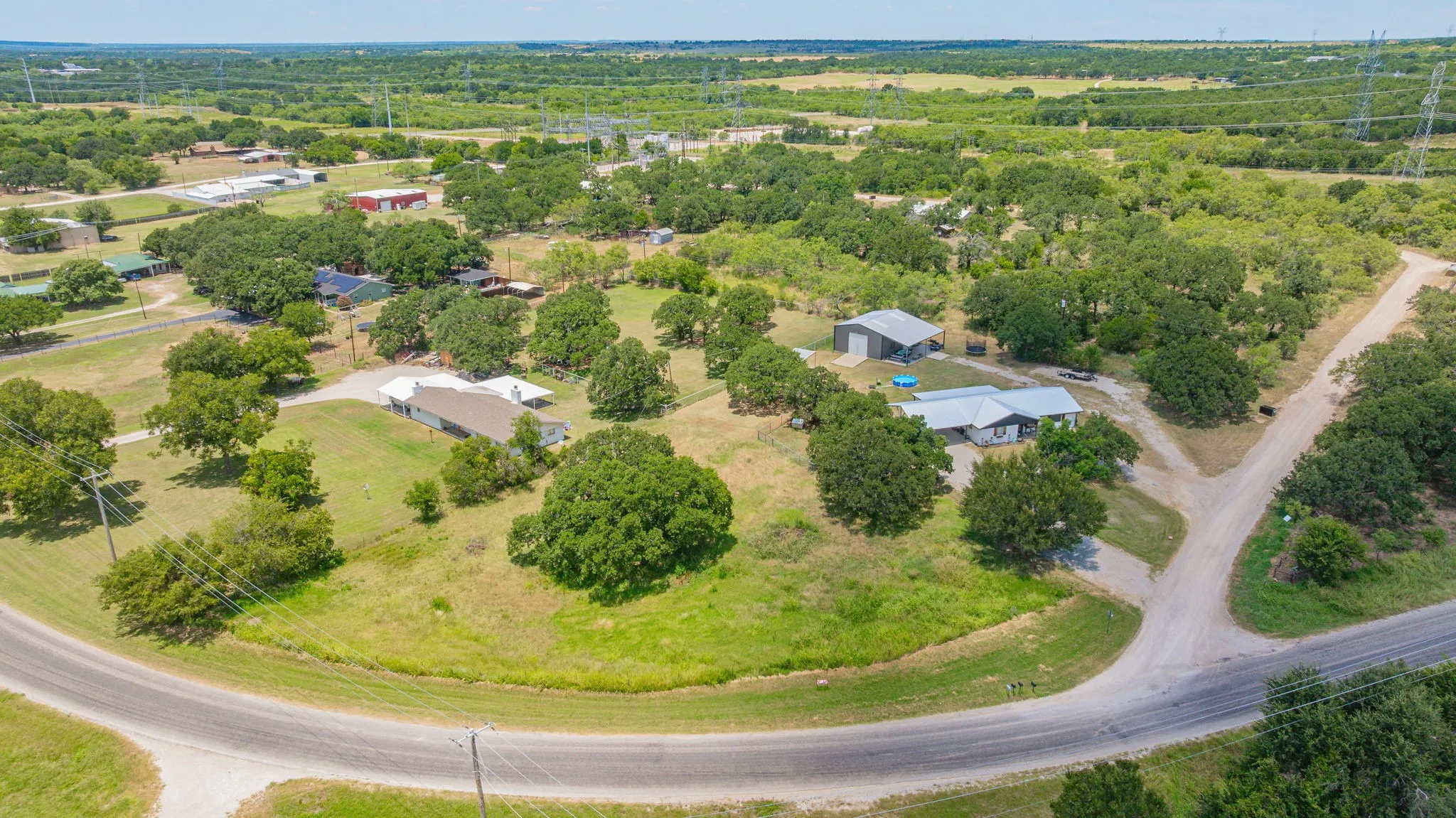 Single Family Residence For Sale in Young County , 352 Seaberry Loop, Graham, Texas 76450, 3 Bedrooms, 2 Bathrooms, Garage spaces, 2,488 Sqft, built in 1980, Price $365,000, mls#21325410, Real Estate Agent in Graham, Homes For Sale in Young county, Homes For Sale in Graham, Realtor in Graham Texas, Real Estate Brokerage Independent Realty Texas, Luminita Cordes Realtor