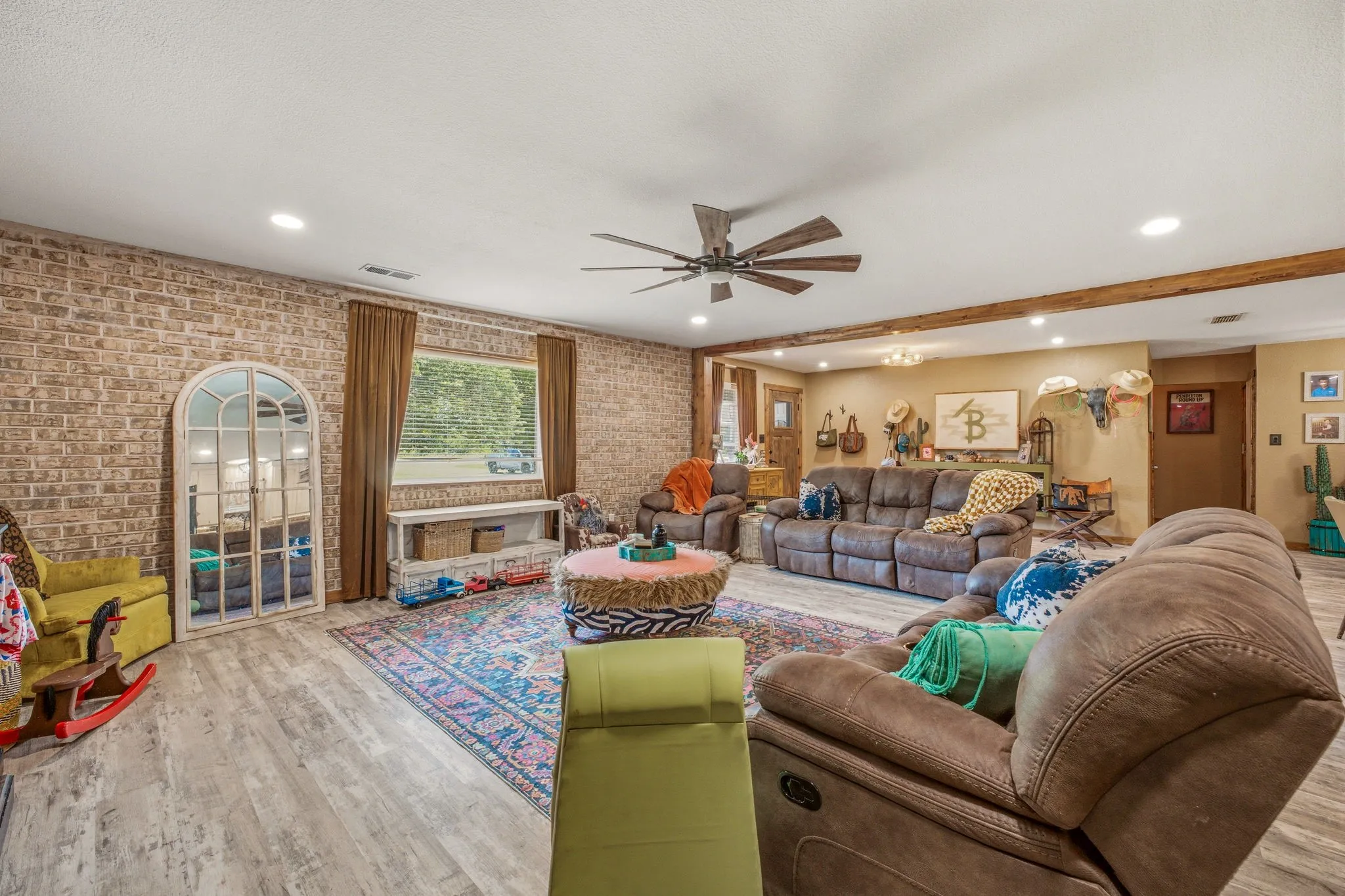 Single Family Residence For Sale in Young County , 352 Seaberry Loop, Graham, Texas 76450, 3 Bedrooms, 2 Bathrooms, Garage spaces, 2,488 Sqft, built in 1980, Price $365,000, mls#21325410, Real Estate Agent in Graham, Homes For Sale in Young county, Homes For Sale in Graham, Realtor in Graham Texas, Real Estate Brokerage Independent Realty Texas, Luminita Cordes Realtor