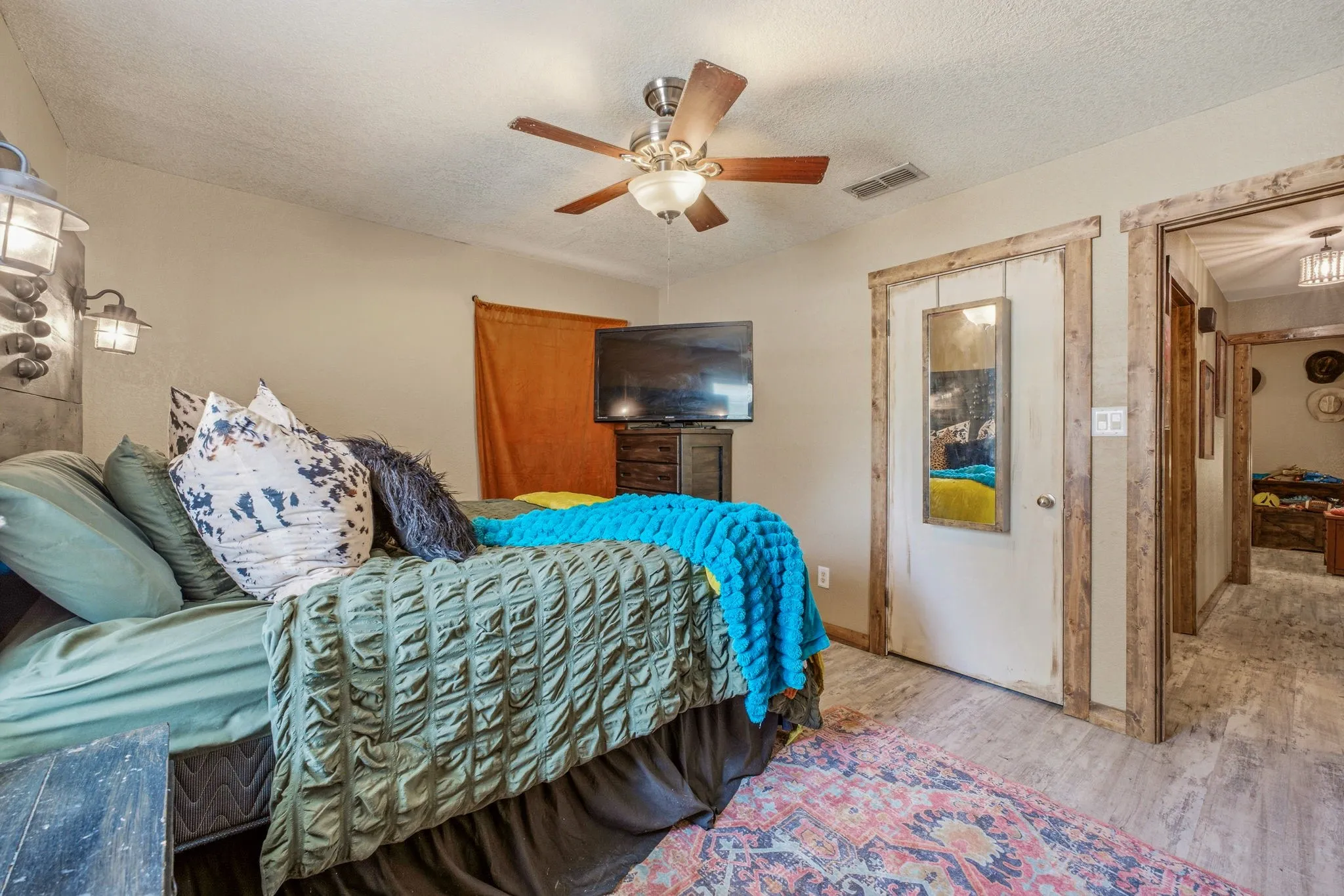 Single Family Residence For Sale in Young County , 352 Seaberry Loop, Graham, Texas 76450, 3 Bedrooms, 2 Bathrooms, Garage spaces, 2,488 Sqft, built in 1980, Price $365,000, mls#21325410, Real Estate Agent in Graham, Homes For Sale in Young county, Homes For Sale in Graham, Realtor in Graham Texas, Real Estate Brokerage Independent Realty Texas, Luminita Cordes Realtor