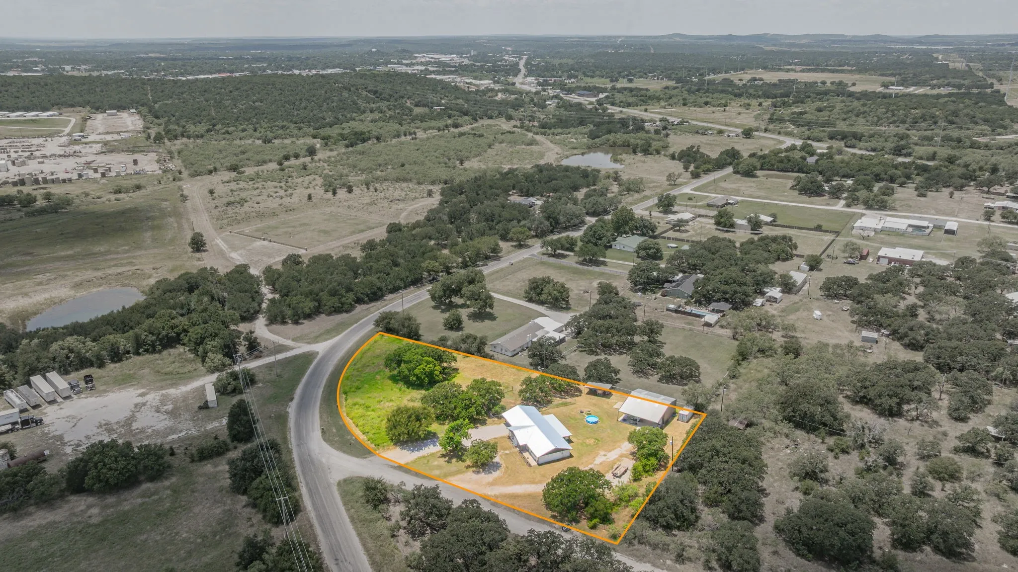 Single Family Residence For Sale in Young County , 352 Seaberry Loop, Graham, Texas 76450, 3 Bedrooms, 2 Bathrooms, Garage spaces, 2,488 Sqft, built in 1980, Price $365,000, mls#21325410, Real Estate Agent in Graham, Homes For Sale in Young county, Homes For Sale in Graham, Realtor in Graham Texas, Real Estate Brokerage Independent Realty Texas, Luminita Cordes Realtor