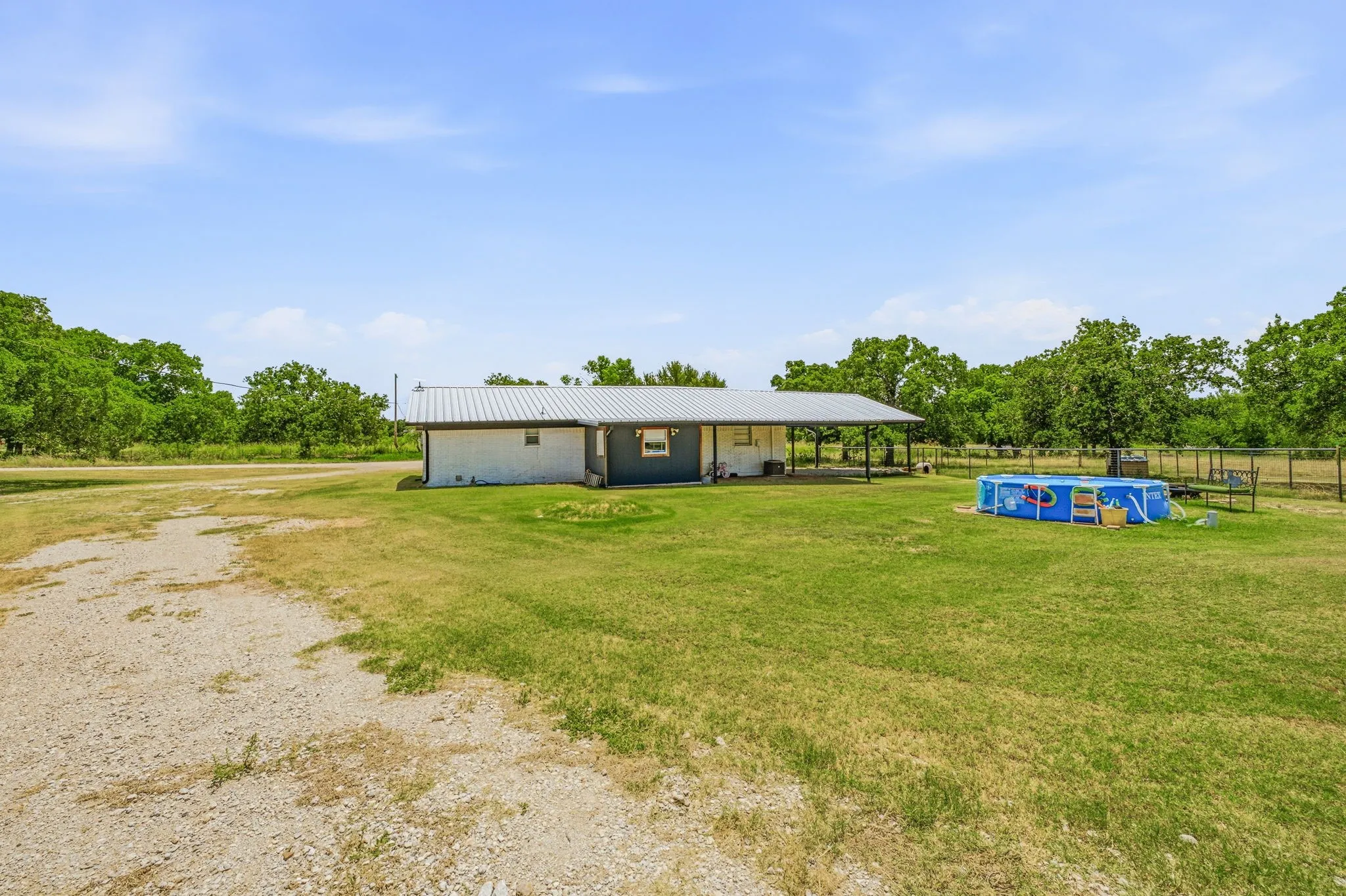 Single Family Residence For Sale in Young County , 352 Seaberry Loop, Graham, Texas 76450, 3 Bedrooms, 2 Bathrooms, Garage spaces, 2,488 Sqft, built in 1980, Price $365,000, mls#21325410, Real Estate Agent in Graham, Homes For Sale in Young county, Homes For Sale in Graham, Realtor in Graham Texas, Real Estate Brokerage Independent Realty Texas, Luminita Cordes Realtor