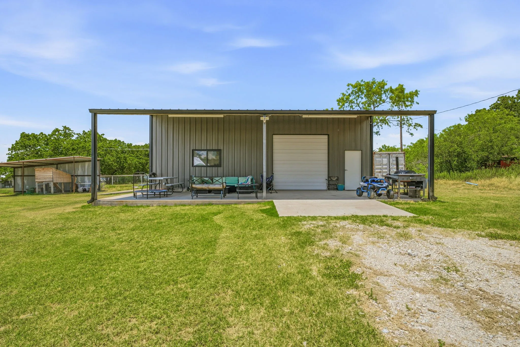 Single Family Residence For Sale in Young County , 352 Seaberry Loop, Graham, Texas 76450, 3 Bedrooms, 2 Bathrooms, Garage spaces, 2,488 Sqft, built in 1980, Price $365,000, mls#21325410, Real Estate Agent in Graham, Homes For Sale in Young county, Homes For Sale in Graham, Realtor in Graham Texas, Real Estate Brokerage Independent Realty Texas, Luminita Cordes Realtor