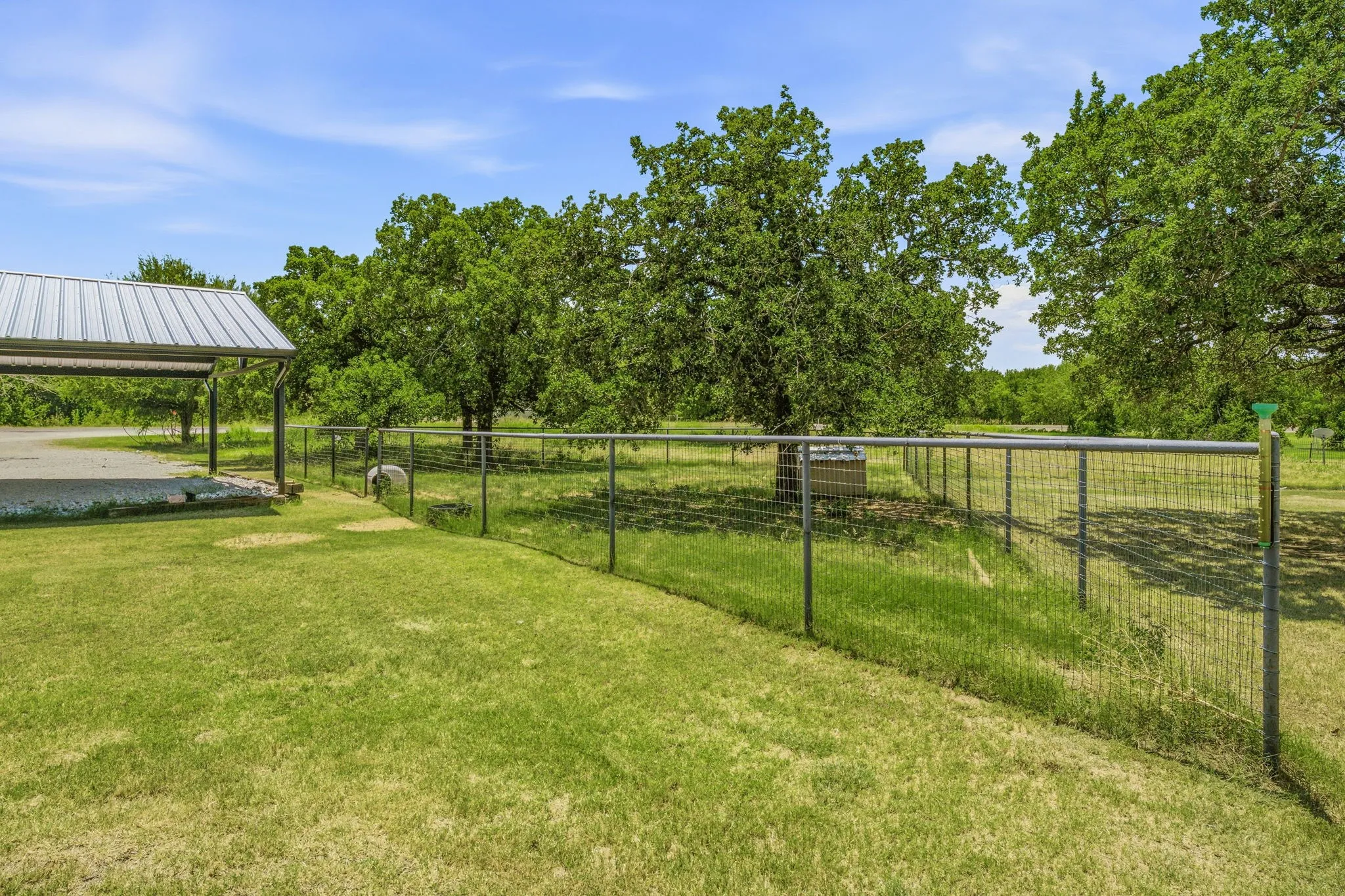 Single Family Residence For Sale in Young County , 352 Seaberry Loop, Graham, Texas 76450, 3 Bedrooms, 2 Bathrooms, Garage spaces, 2,488 Sqft, built in 1980, Price $365,000, mls#21325410, Real Estate Agent in Graham, Homes For Sale in Young county, Homes For Sale in Graham, Realtor in Graham Texas, Real Estate Brokerage Independent Realty Texas, Luminita Cordes Realtor