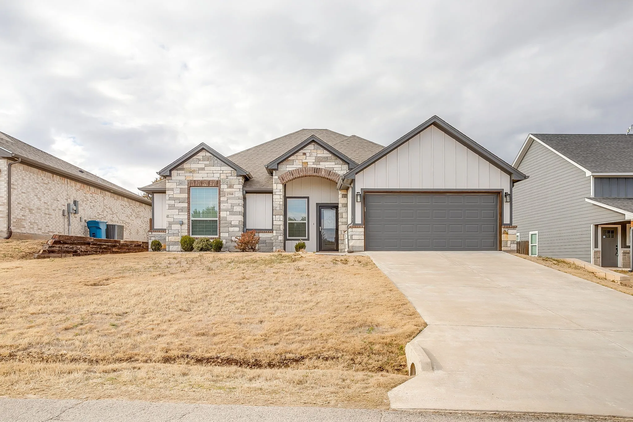 Single Family Residence For Sale in Hood County , 2708 San Gabriel Drive, Granbury, Texas 76048, 3 Bedroom, 2 Bathroom, 2 Garage spaces, 1,514 Sqft, built in 2021, mls#21327134, Real Estate Agent in Granbury, Homes For Sale in Hood county, Homes For Sale in Granbury, Realtor in Granbury Texas, Real Estate Brokerage Independent Realty Texas, Luminita Cordes Realtor