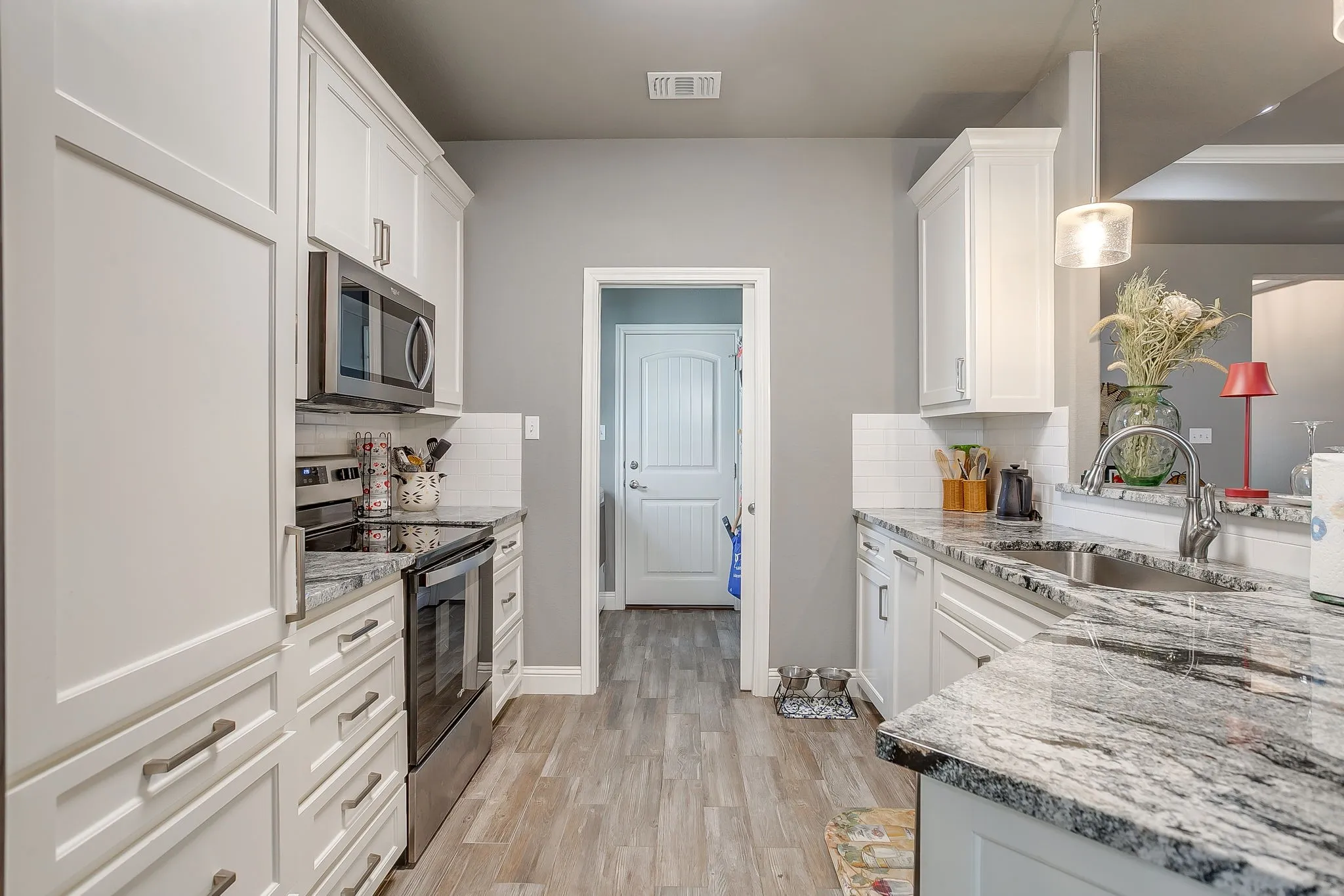 Single Family Residence For Sale in Hood County , 2708 San Gabriel Drive, Granbury, Texas 76048, 3 Bedroom, 2 Bathroom, 2 Garage spaces, 1,514 Sqft, built in 2021, mls#21327134, Real Estate Agent in Granbury, Homes For Sale in Hood county, Homes For Sale in Granbury, Realtor in Granbury Texas, Real Estate Brokerage Independent Realty Texas, Luminita Cordes Realtor