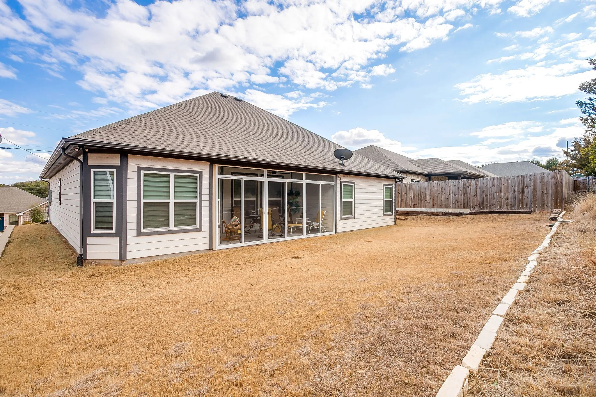 Single Family Residence For Sale in Hood County , 2708 San Gabriel Drive, Granbury, Texas 76048, 3 Bedroom, 2 Bathroom, 2 Garage spaces, 1,514 Sqft, built in 2021, mls#21327134, Real Estate Agent in Granbury, Homes For Sale in Hood county, Homes For Sale in Granbury, Realtor in Granbury Texas, Real Estate Brokerage Independent Realty Texas, Luminita Cordes Realtor