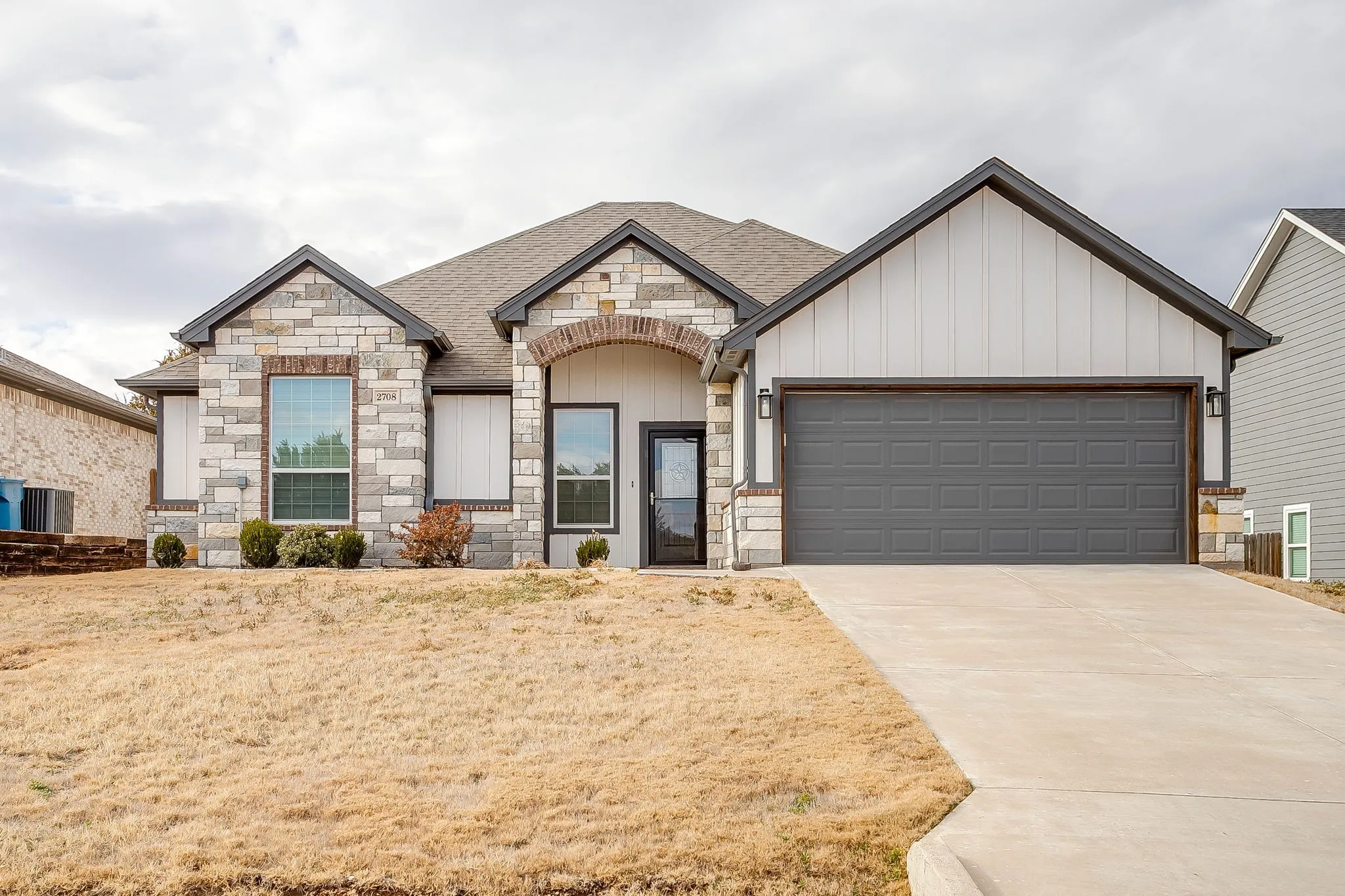 Single Family Residence For Sale in Hood County , 2708 San Gabriel Drive, Granbury, Texas 76048, 3 Bedroom, 2 Bathroom, 2 Garage spaces, 1,514 Sqft, built in 2021, mls#21327134, Real Estate Agent in Granbury, Homes For Sale in Hood county, Homes For Sale in Granbury, Realtor in Granbury Texas, Real Estate Brokerage Independent Realty Texas, Luminita Cordes Realtor