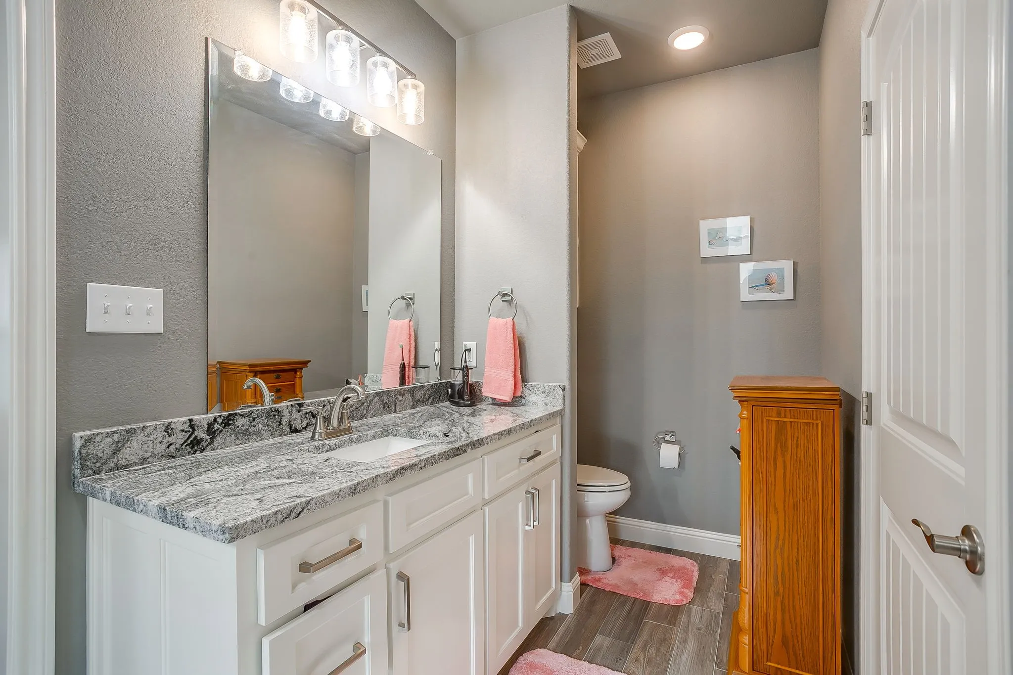 Single Family Residence For Sale in Hood County , 2708 San Gabriel Drive, Granbury, Texas 76048, 3 Bedroom, 2 Bathroom, 2 Garage spaces, 1,514 Sqft, built in 2021, mls#21327134, Real Estate Agent in Granbury, Homes For Sale in Hood county, Homes For Sale in Granbury, Realtor in Granbury Texas, Real Estate Brokerage Independent Realty Texas, Luminita Cordes Realtor