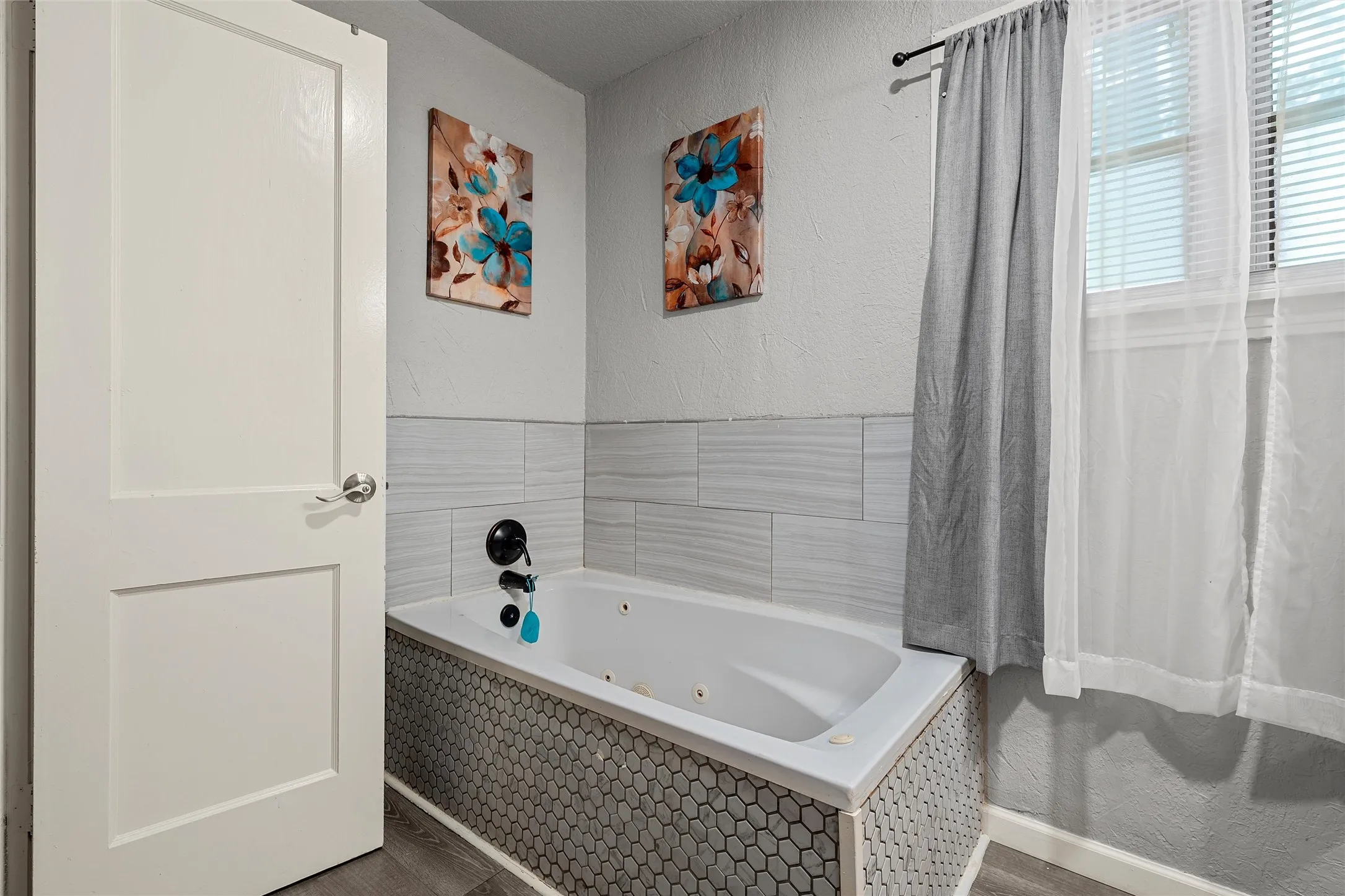 Single Family Residence For Sale in Mc Lennan County , 3613 Trice Avenue, Waco, Texas 76707, 3 Bedroom, 2 Bathroom, 1 Garage spaces, 1,512 Sqft, built in 1951, mls#21322689, Real Estate Agent in Waco, Homes For Sale in Mc Lennan county, Homes For Sale in Waco, Realtor in Waco Texas, Real Estate Brokerage Independent Realty Texas, Luminita Cordes Realtor