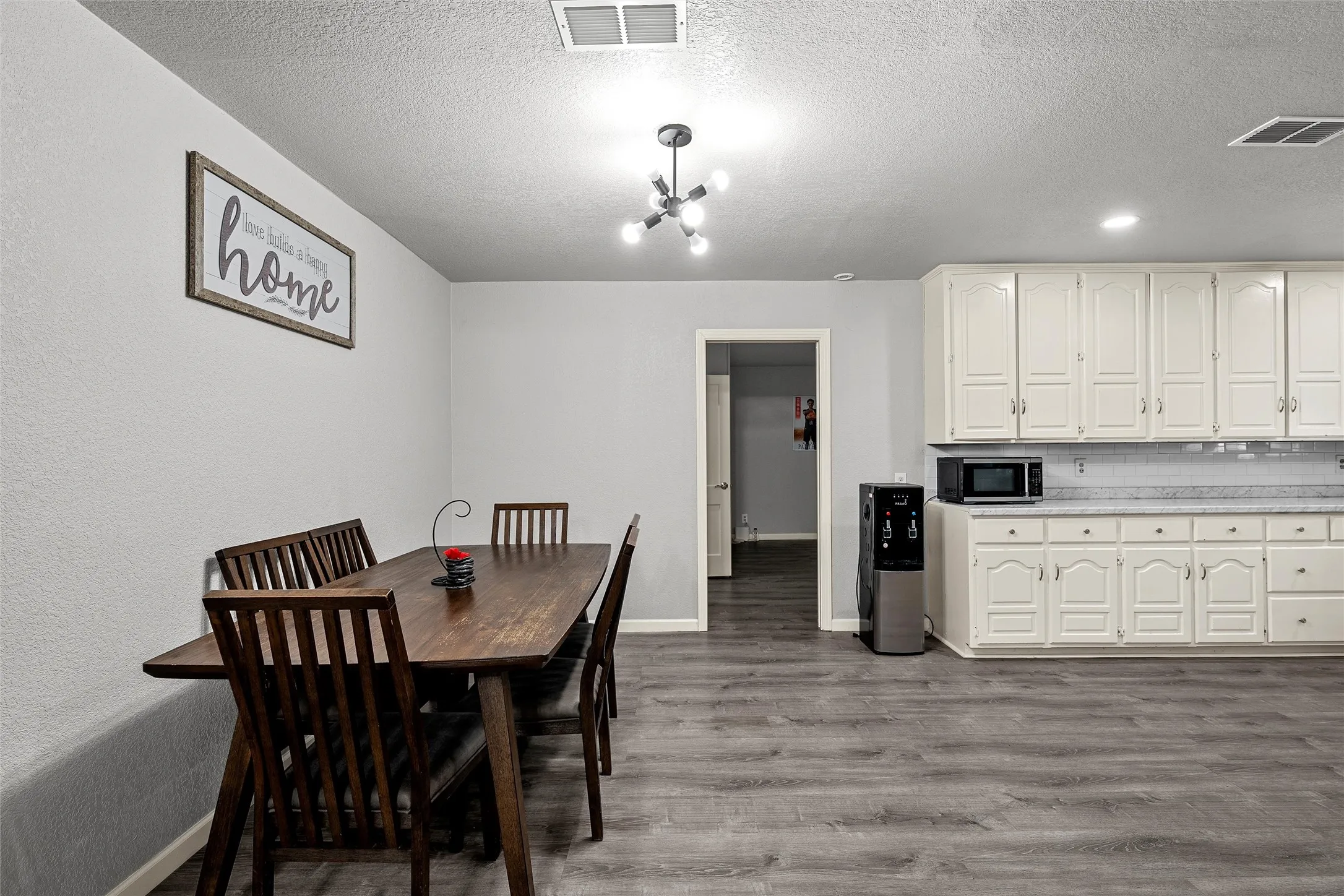 Single Family Residence For Sale in Mc Lennan County , 3613 Trice Avenue, Waco, Texas 76707, 3 Bedroom, 2 Bathroom, 1 Garage spaces, 1,512 Sqft, built in 1951, mls#21322689, Real Estate Agent in Waco, Homes For Sale in Mc Lennan county, Homes For Sale in Waco, Realtor in Waco Texas, Real Estate Brokerage Independent Realty Texas, Luminita Cordes Realtor