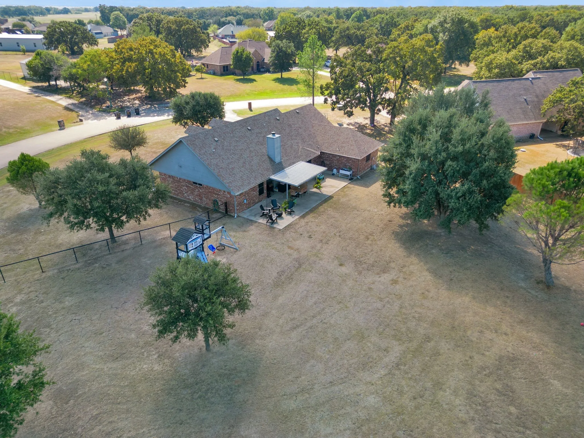 Single Family Residence For Sale in Kaufman County , 1020 Oak Hollow Lane, Combine, Texas 75159, 4 Bedroom, 2 Bathroom, 2 Garage spaces, 2,000 Sqft, built in 2002, mls#21327149, Real Estate Agent in Combine, Homes For Sale in Kaufman county, Homes For Sale in Combine, Realtor in Combine Texas, Real Estate Brokerage Independent Realty Texas, Luminita Cordes Realtor