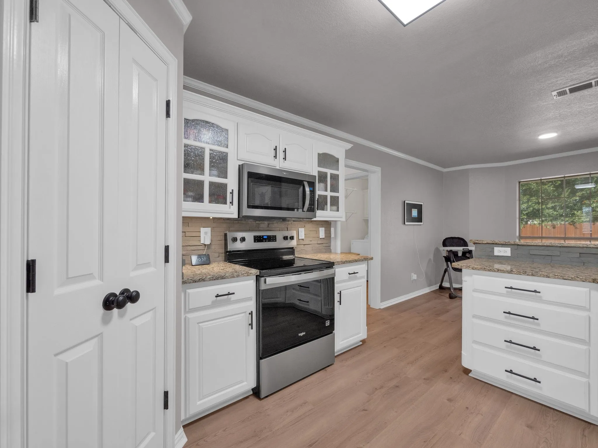 Single Family Residence For Sale in Kaufman County , 1020 Oak Hollow Lane, Combine, Texas 75159, 4 Bedroom, 2 Bathroom, 2 Garage spaces, 2,000 Sqft, built in 2002, mls#21327149, Real Estate Agent in Combine, Homes For Sale in Kaufman county, Homes For Sale in Combine, Realtor in Combine Texas, Real Estate Brokerage Independent Realty Texas, Luminita Cordes Realtor