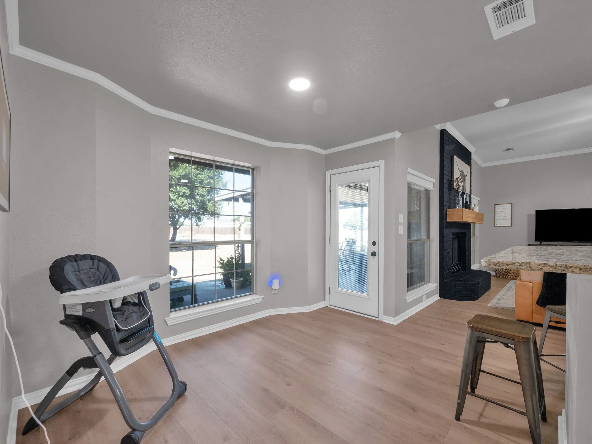 Single Family Residence For Sale in Kaufman County , 1020 Oak Hollow Lane, Combine, Texas 75159, 4 Bedroom, 2 Bathroom, 2 Garage spaces, 2,000 Sqft, built in 2002, mls#21327149, Real Estate Agent in Combine, Homes For Sale in Kaufman county, Homes For Sale in Combine, Realtor in Combine Texas, Real Estate Brokerage Independent Realty Texas, Luminita Cordes Realtor
