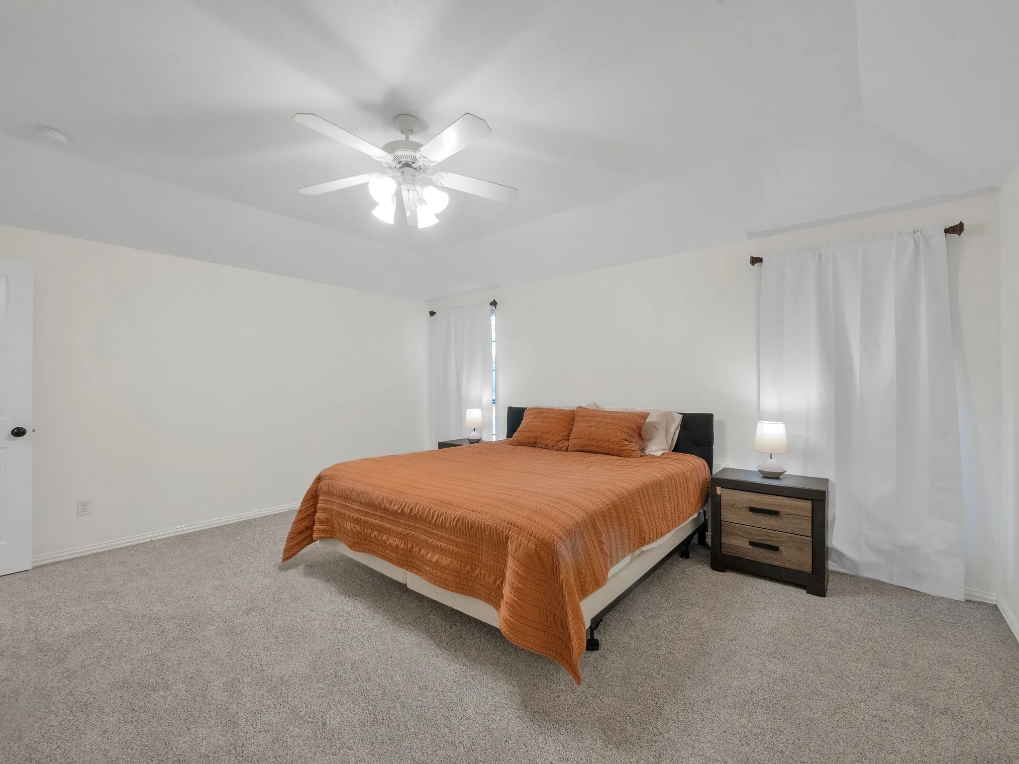 Single Family Residence For Sale in Kaufman County , 1020 Oak Hollow Lane, Combine, Texas 75159, 4 Bedroom, 2 Bathroom, 2 Garage spaces, 2,000 Sqft, built in 2002, mls#21327149, Real Estate Agent in Combine, Homes For Sale in Kaufman county, Homes For Sale in Combine, Realtor in Combine Texas, Real Estate Brokerage Independent Realty Texas, Luminita Cordes Realtor