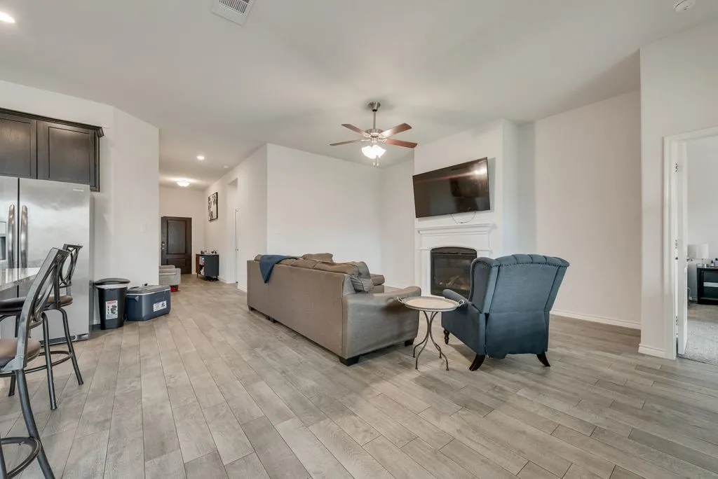 Single Family Residence For Sale in Kaufman County , 6105 Gritten Drive, Forney, Texas 75126, 4 Bedroom, 2 Bathroom, 2 Garage spaces, 1,805 Sqft, built in 2019, mls#21313764, Real Estate Agent in Forney, Homes For Sale in Kaufman county, Homes For Sale in Forney, Realtor in Forney Texas, Real Estate Brokerage Independent Realty Texas, Luminita Cordes Realtor
