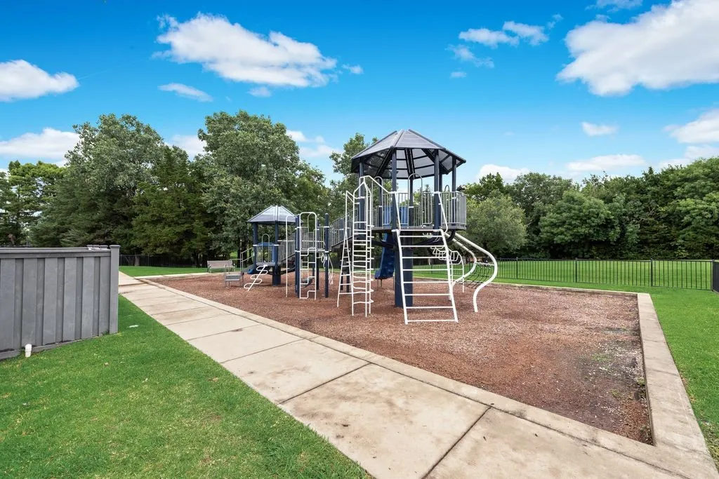 Neighborhood Amenity Center
