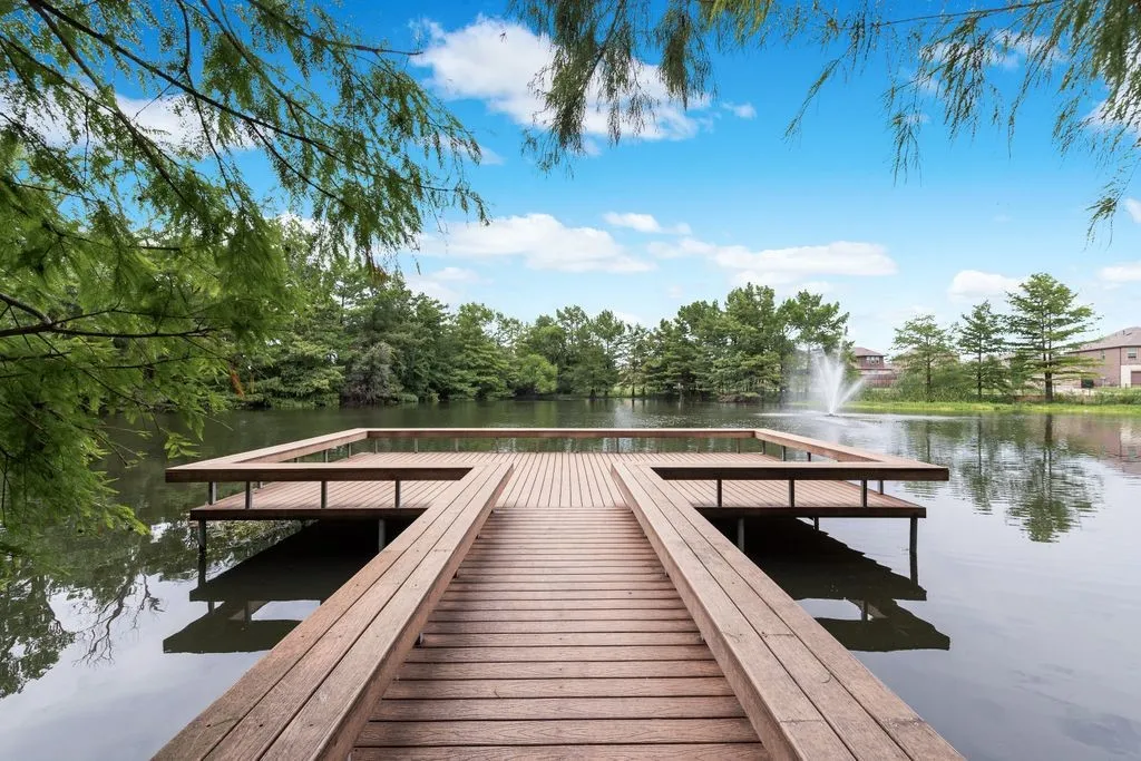 Neighborhood Amenity Center