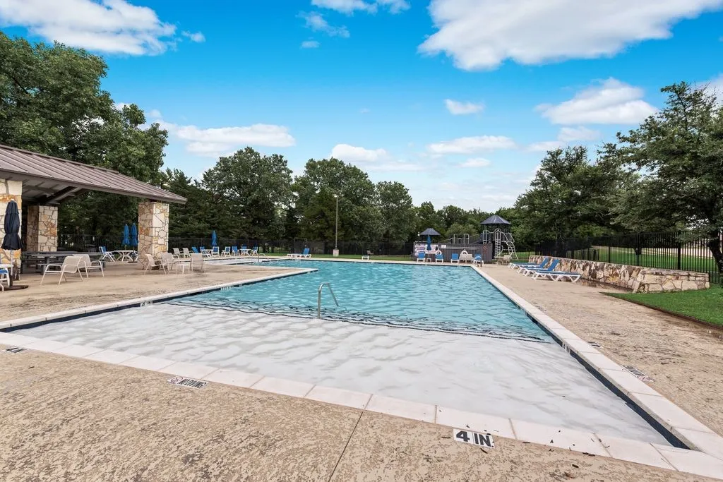 Neighborhood Amenity Center