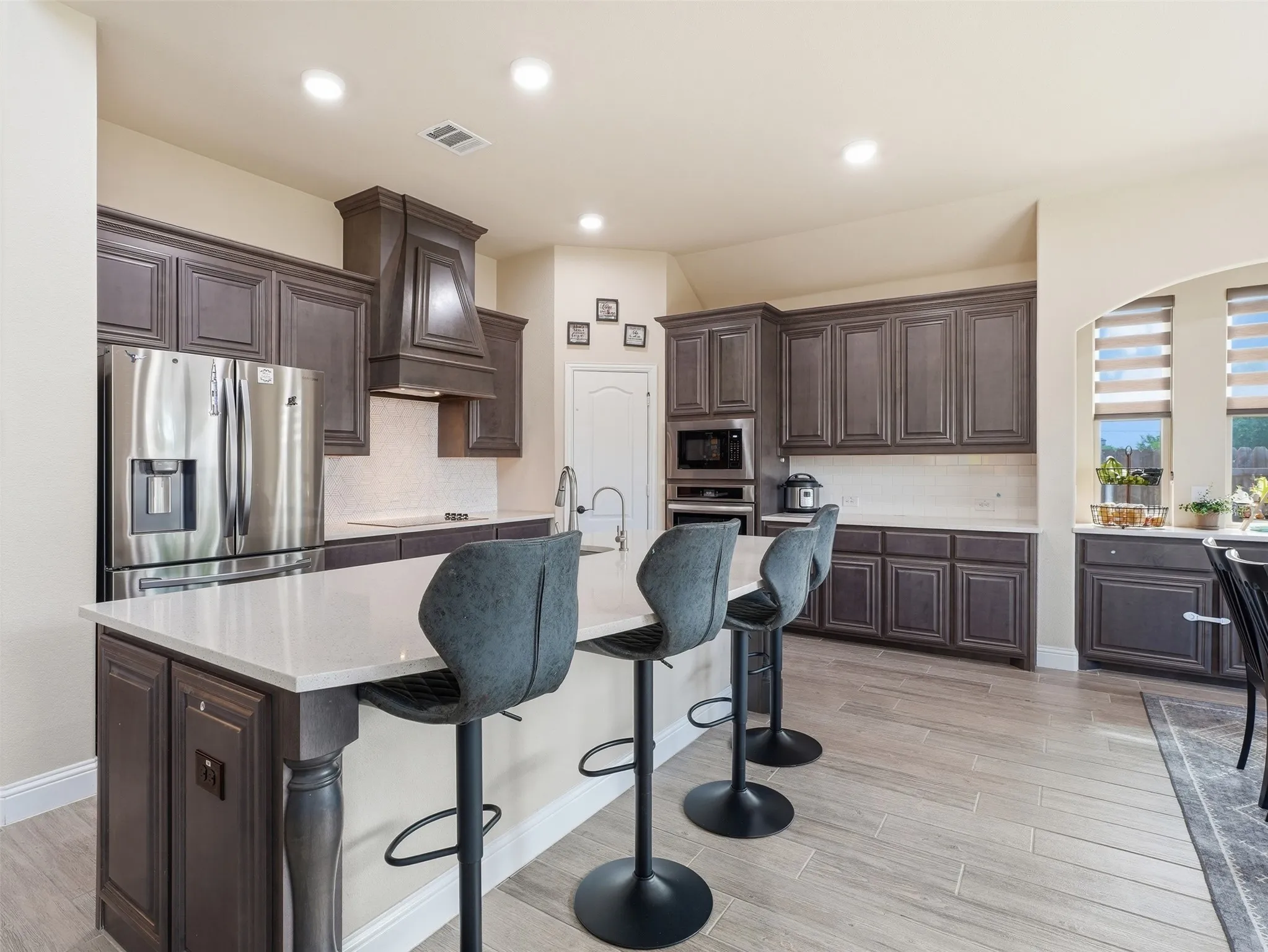 Single Family Residence For Sale in Tarrant County , 521 Ridgewater Trail, Fort Worth, Texas 76131, 6 Bedroom, 4 Bathroom, 3 Garage spaces, 3,930 Sqft, built in 2022, mls#21327180, Real Estate Agent in Fort Worth, Homes For Sale in Tarrant county, Homes For Sale in Fort Worth, Realtor in Fort Worth Texas, Real Estate Brokerage Independent Realty Texas, Luminita Cordes Realtor
